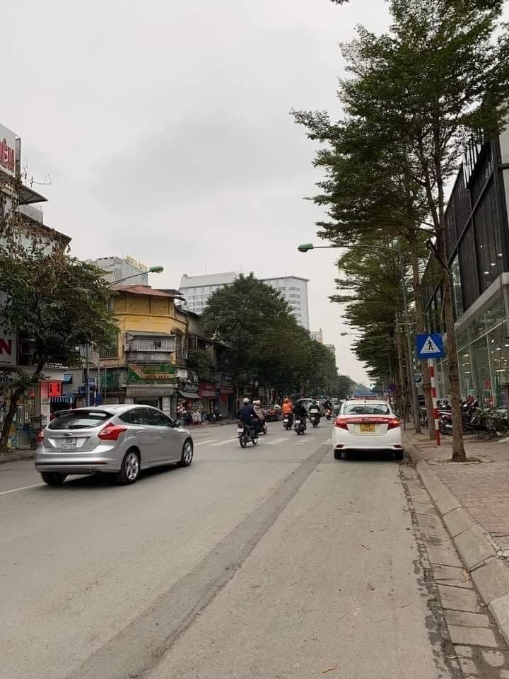 Nhà đất mặt phố, Đống Đa, Hà Nội - 305m² giá 90 tỷ