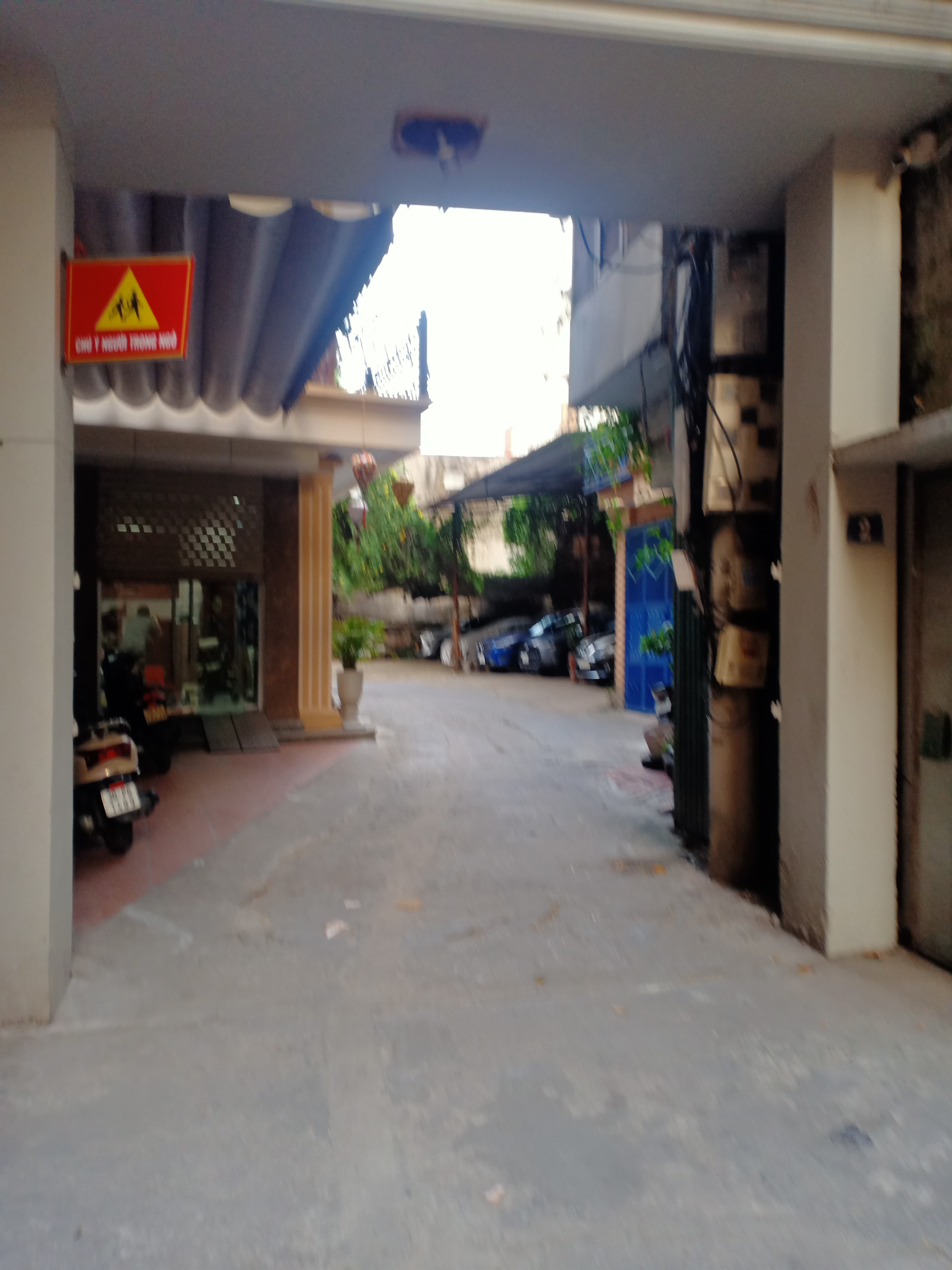 Nhà đất mặt phố, Tây Hồ, Hà Nội - 180m² giá 16.2 tỷ