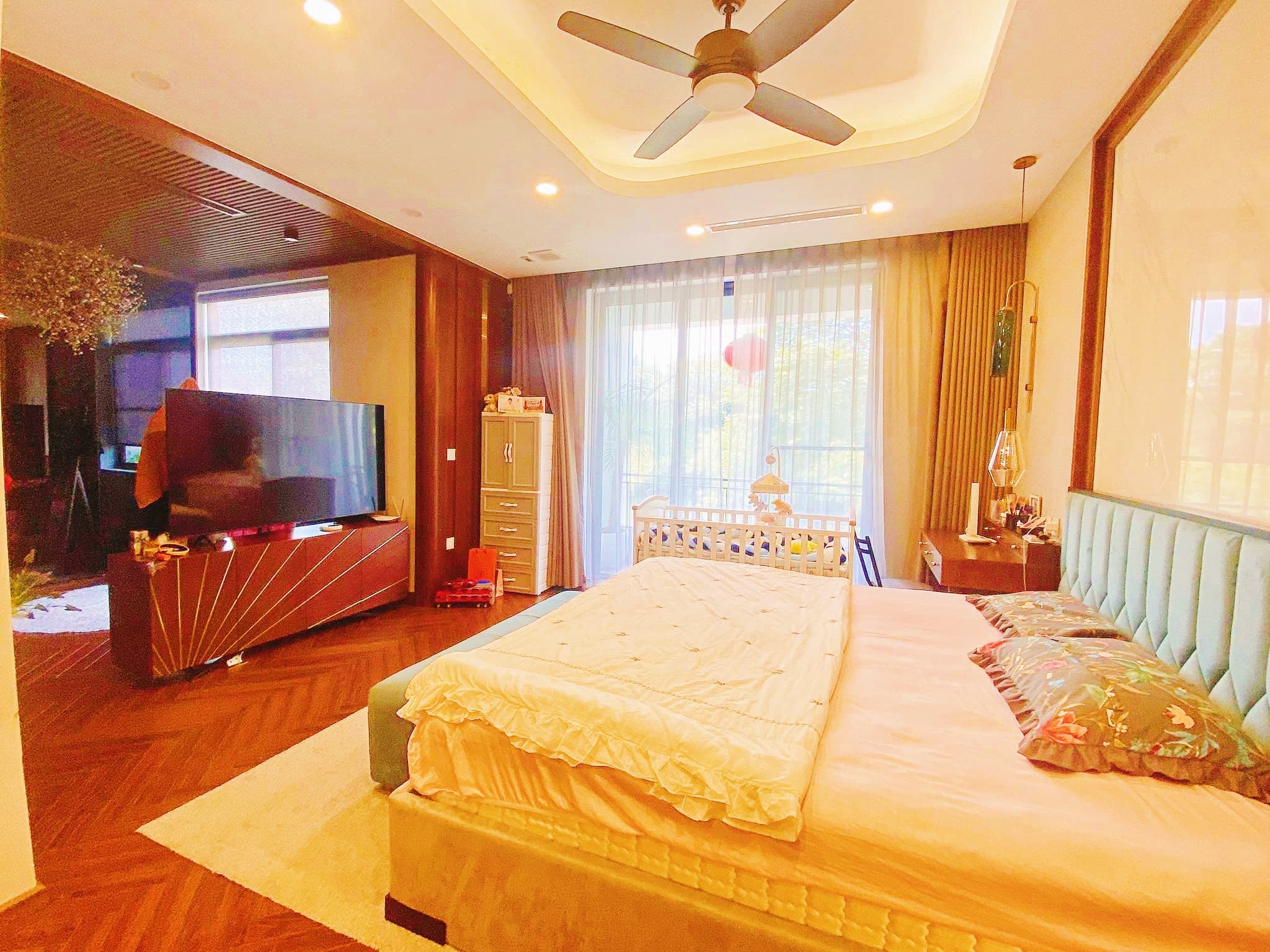 Nhà đất mặt phố, Tây Hồ, Hà Nội - 230m² giá 87 tỷ