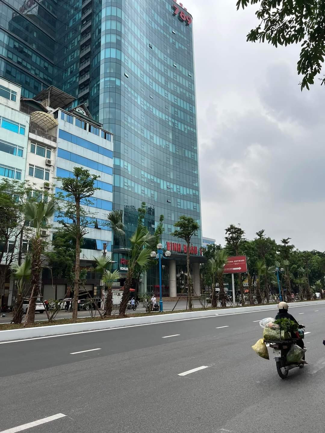 Nhà đất mặt phố, Cầu Giấy, Hà Nội - 188m² giá 160 tỷ