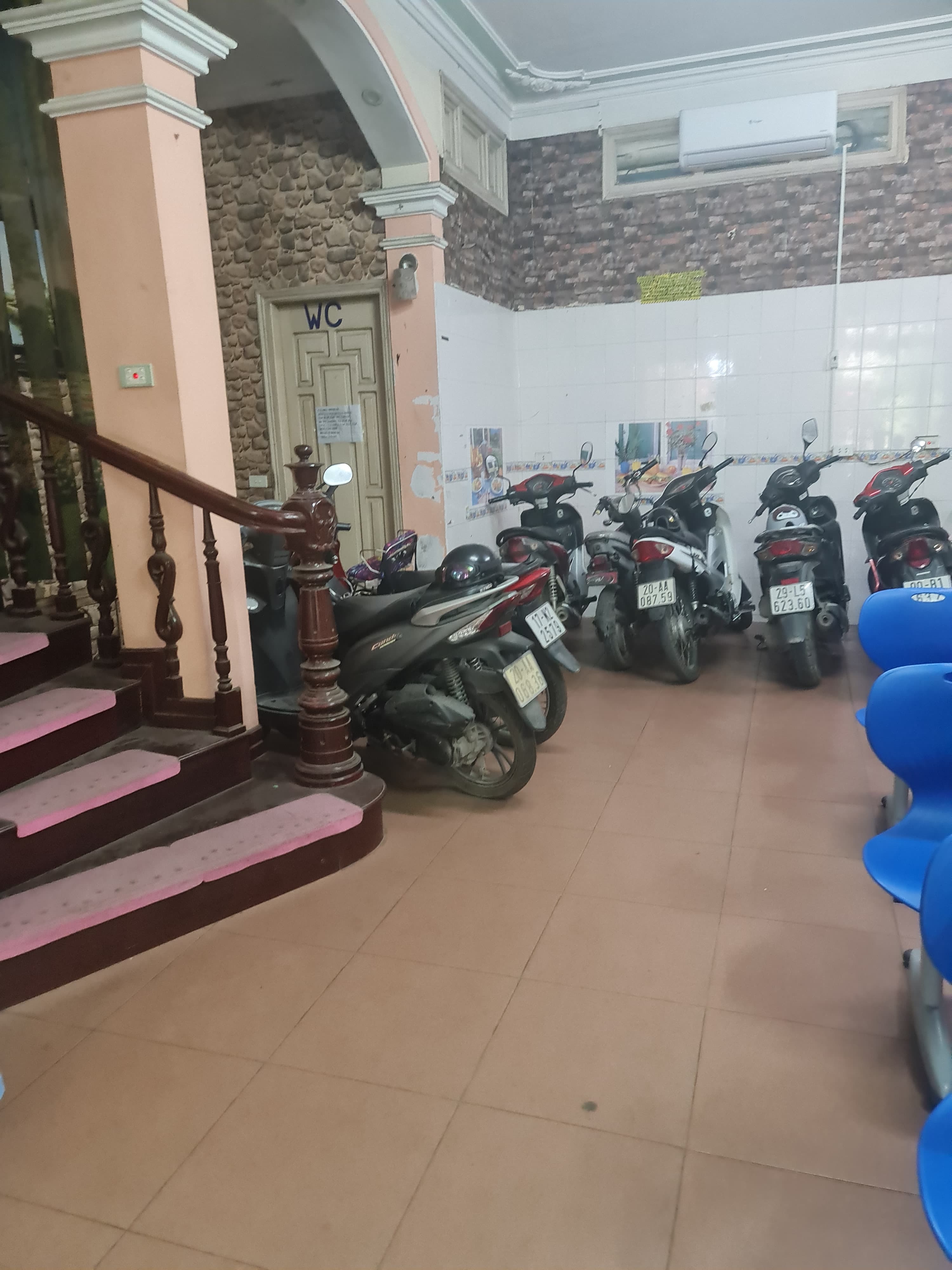 Nhà đất mặt phố, Cầu Giấy, Hà Nội - 137m² giá 83 tỷ
