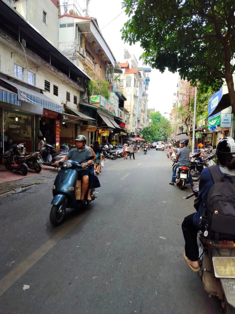 Nhà đất mặt phố, Ba Đình, Hà Nội - 104.2m² giá 75 tỷ