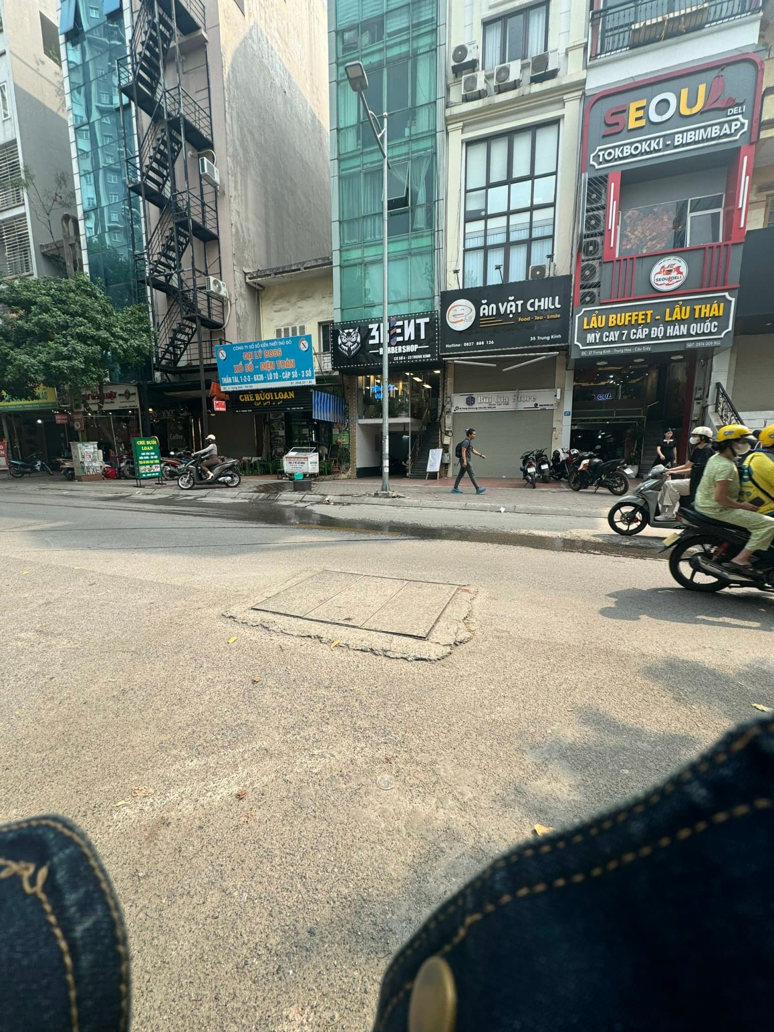 Nhà đất mặt phố, Cầu Giấy, Hà Nội - 135m² giá 72 tỷ