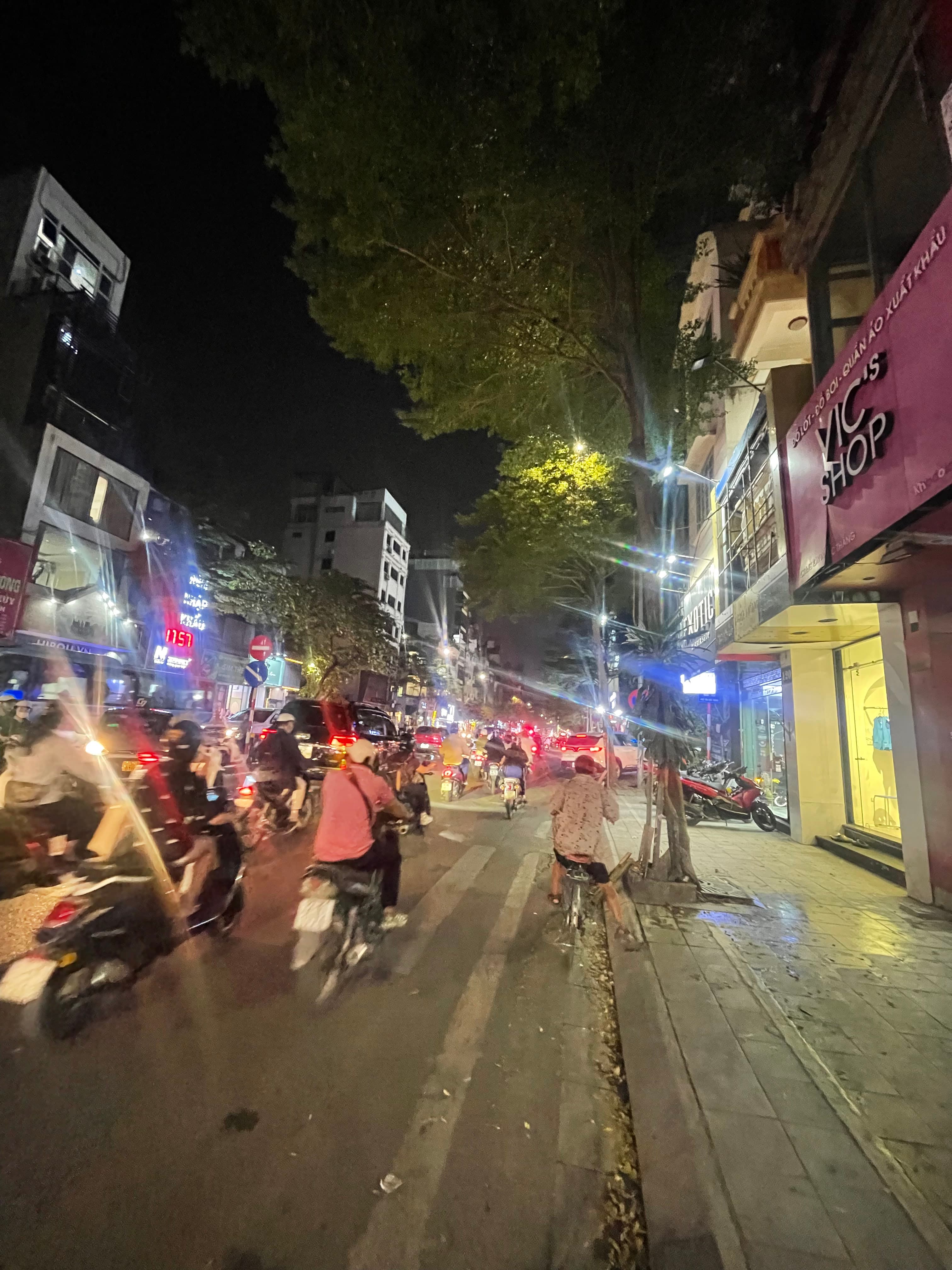 Nhà đất mặt phố, Đống Đa, Hà Nội - 105m² giá 50 tỷ
