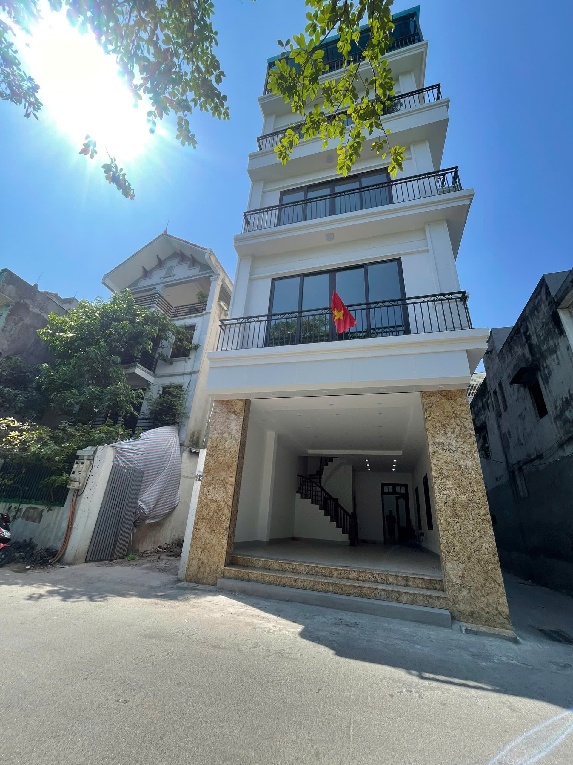 Nhà đất mặt phố, Long Biên, Hà Nội - 87m² giá 28.5 tỷ
