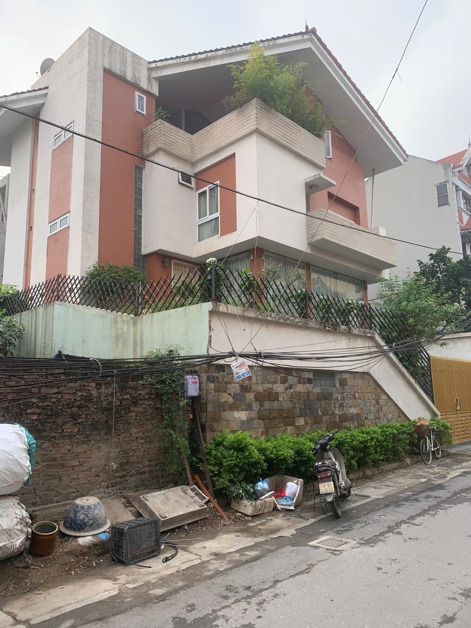 Nhà đất mặt phố, Tây Hồ, Hà Nội - 168m² giá 27 tỷ