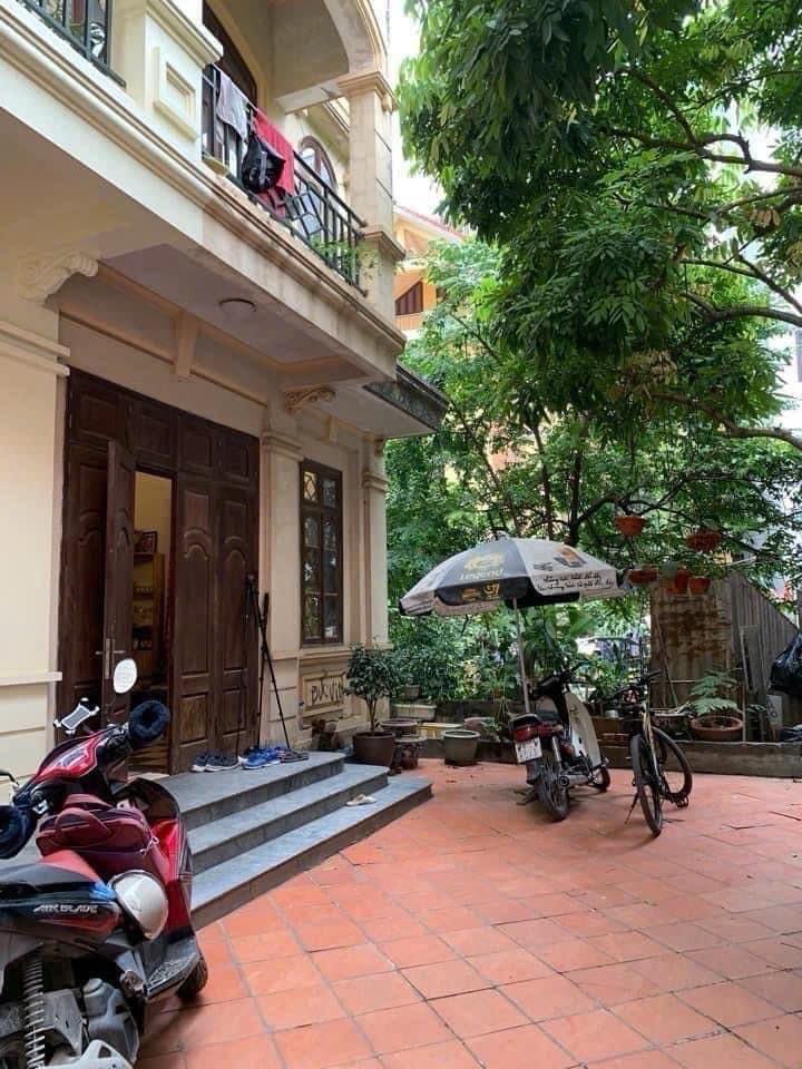 Nhà đất mặt phố, Tây Hồ, Hà Nội - 208m² giá 49.8 tỷ