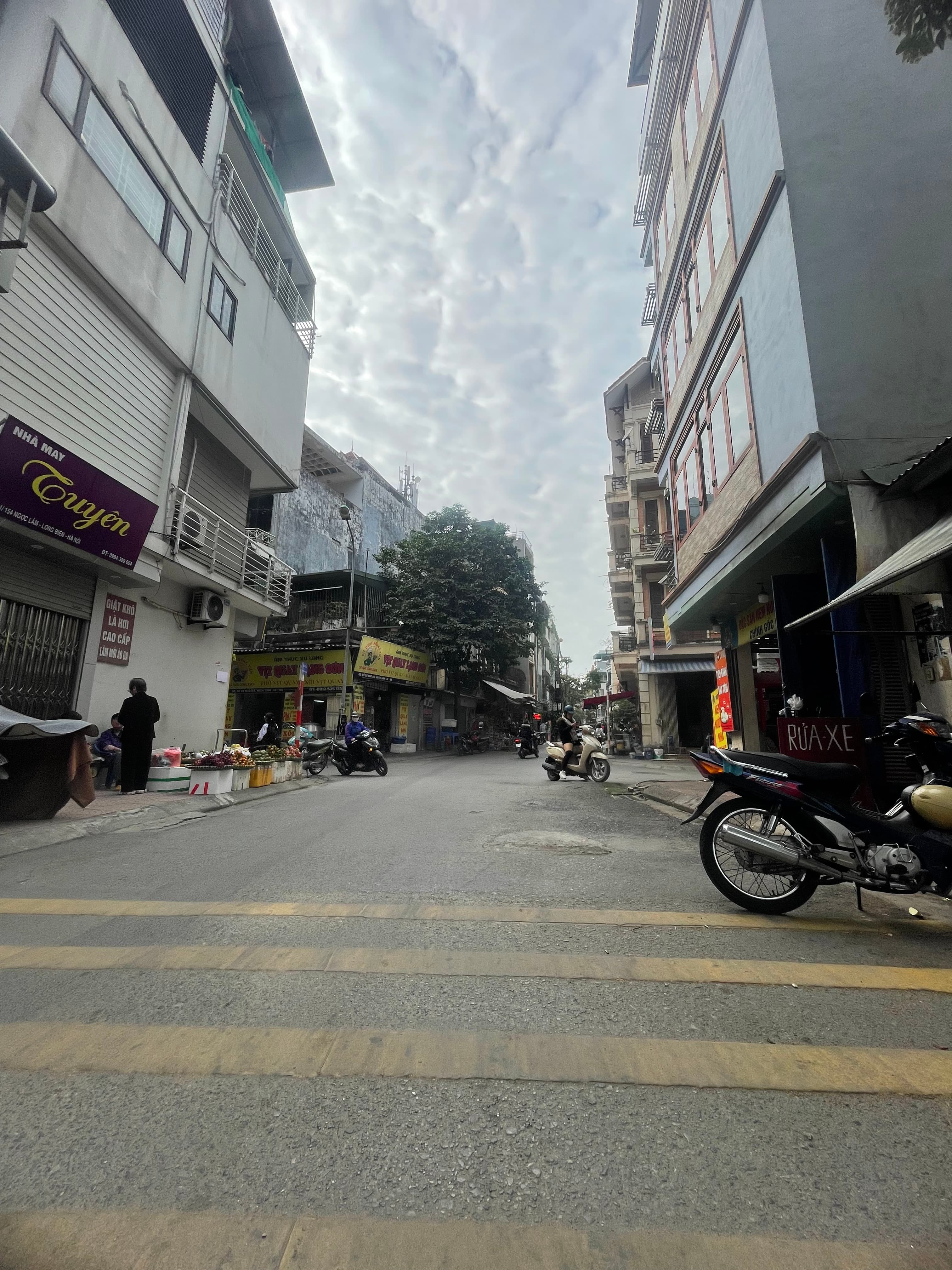 Nhà đất mặt phố, Long Biên, Hà Nội - 75m² giá 27.3 tỷ