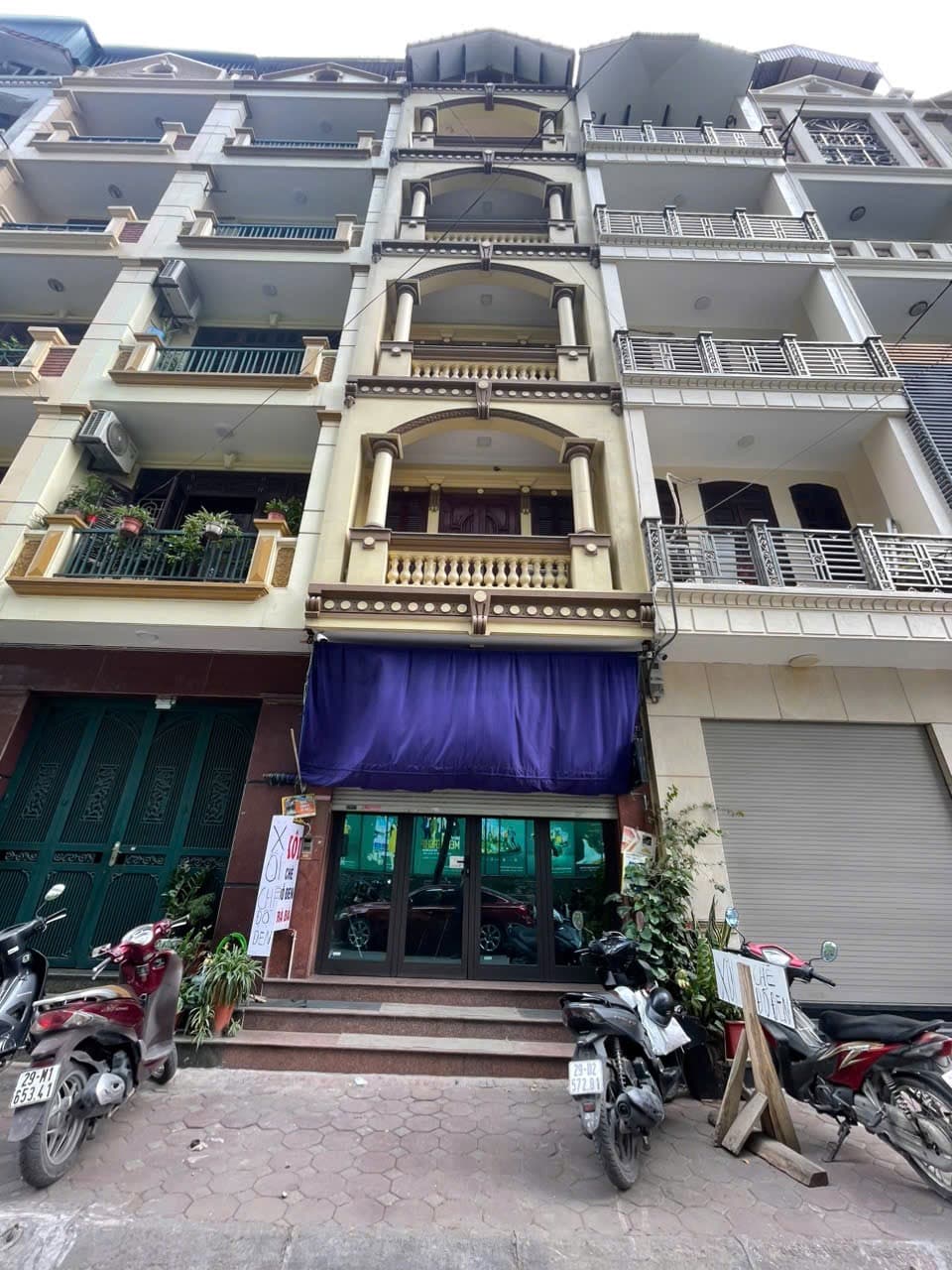 Nhà đất mặt phố, Cầu Giấy, Hà Nội - 69m² giá 37 tỷ