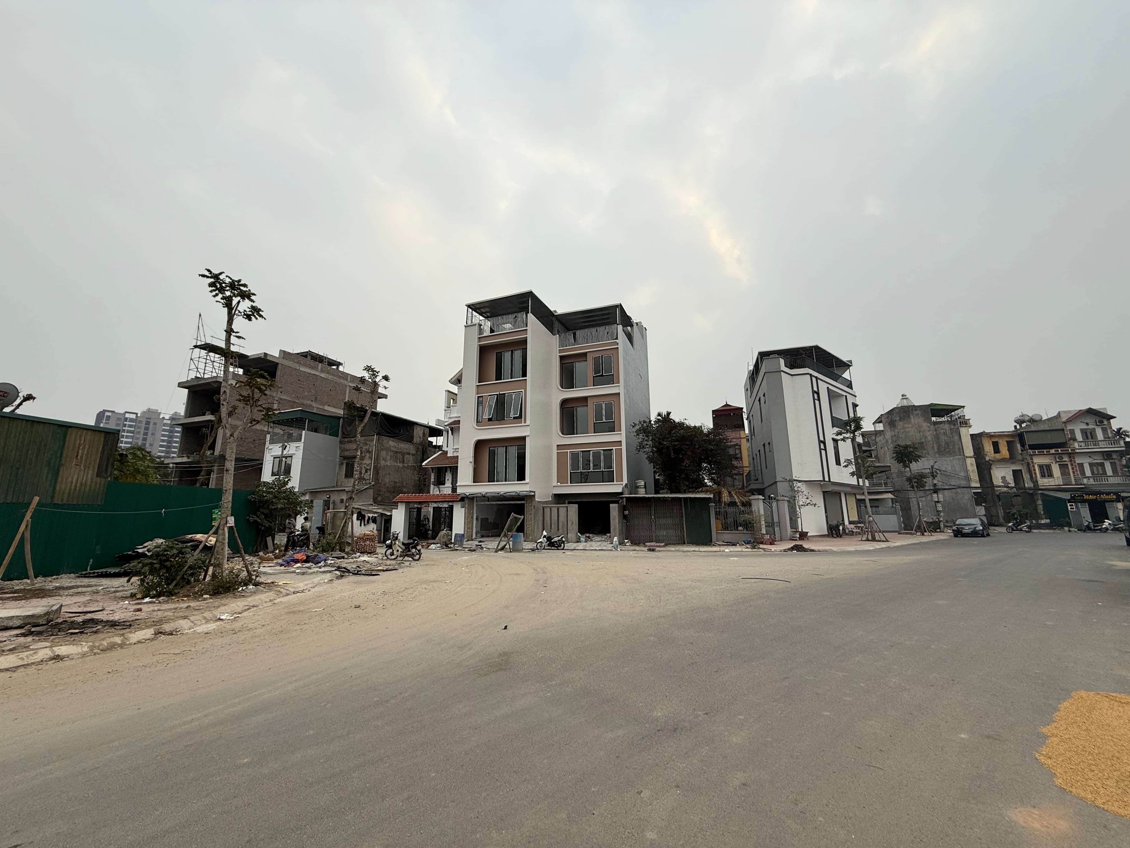 Nhà đất mặt phố, Long Biên, Hà Nội - 264m² giá 30 tỷ