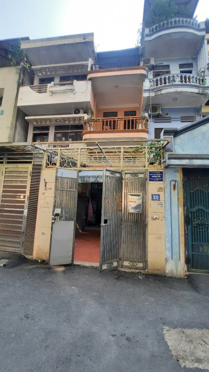 Nhà đất mặt phố, Cầu Giấy, Hà Nội - 67m² giá 22.5 tỷ