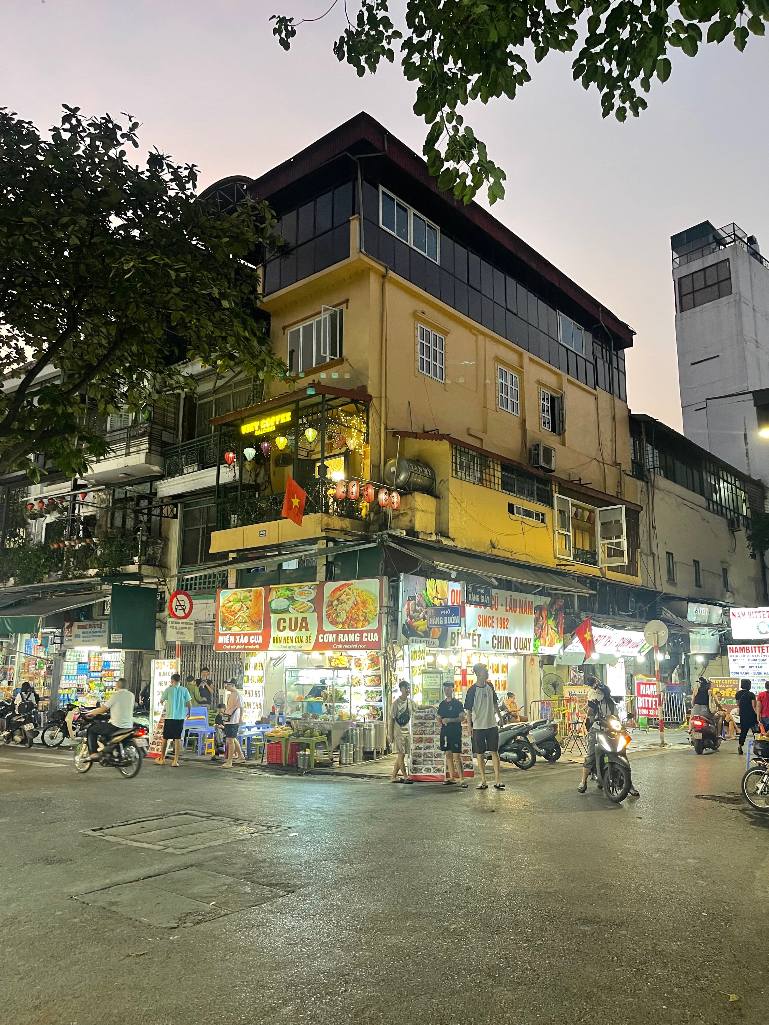 Nhà đất mặt phố, Hoàn Kiếm, Hà Nội - 17m² giá 21.1 tỷ
