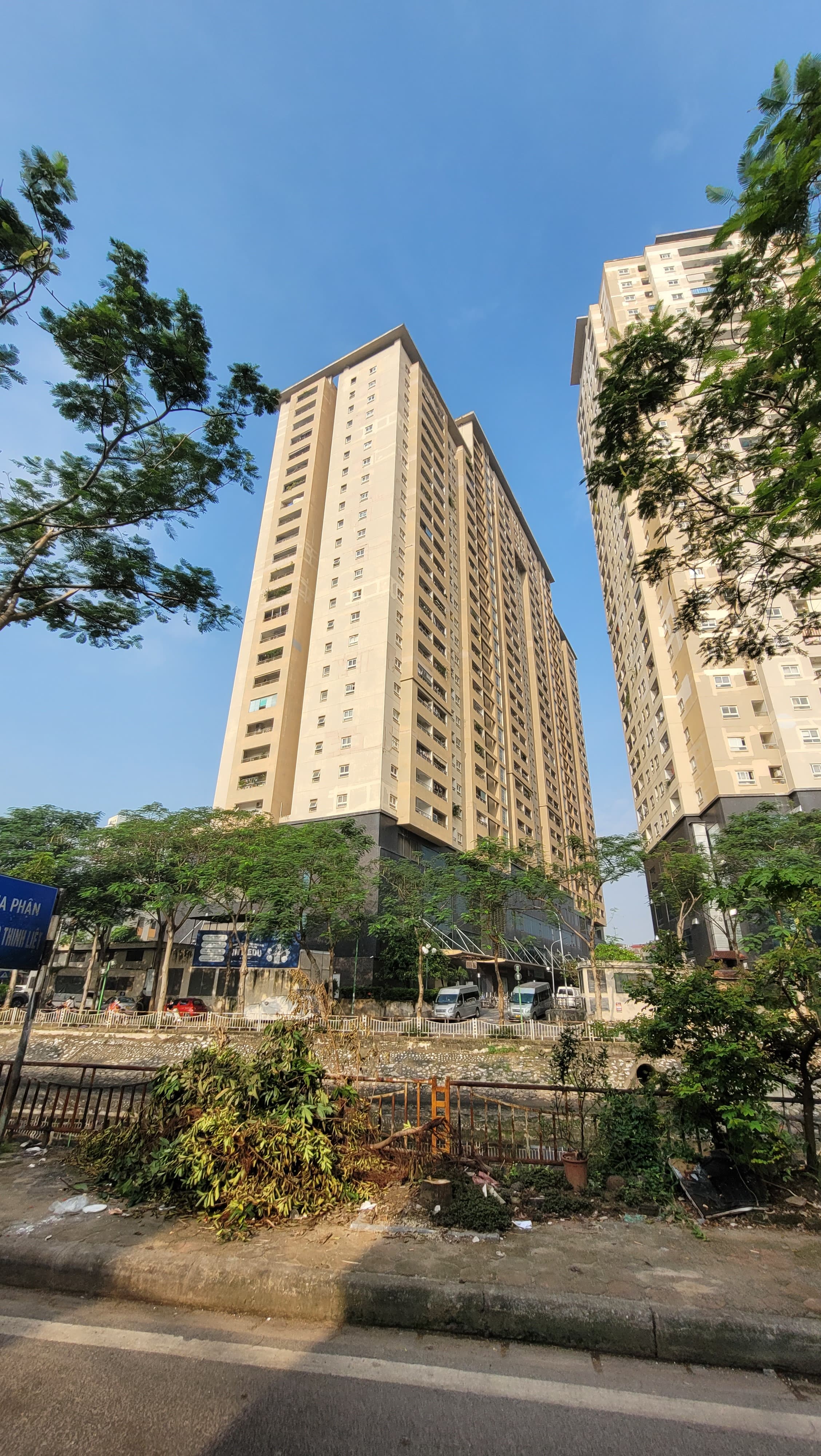 Nhà đất mặt phố, Hoàng Mai, Hà Nội - 102m² giá 17.9 tỷ