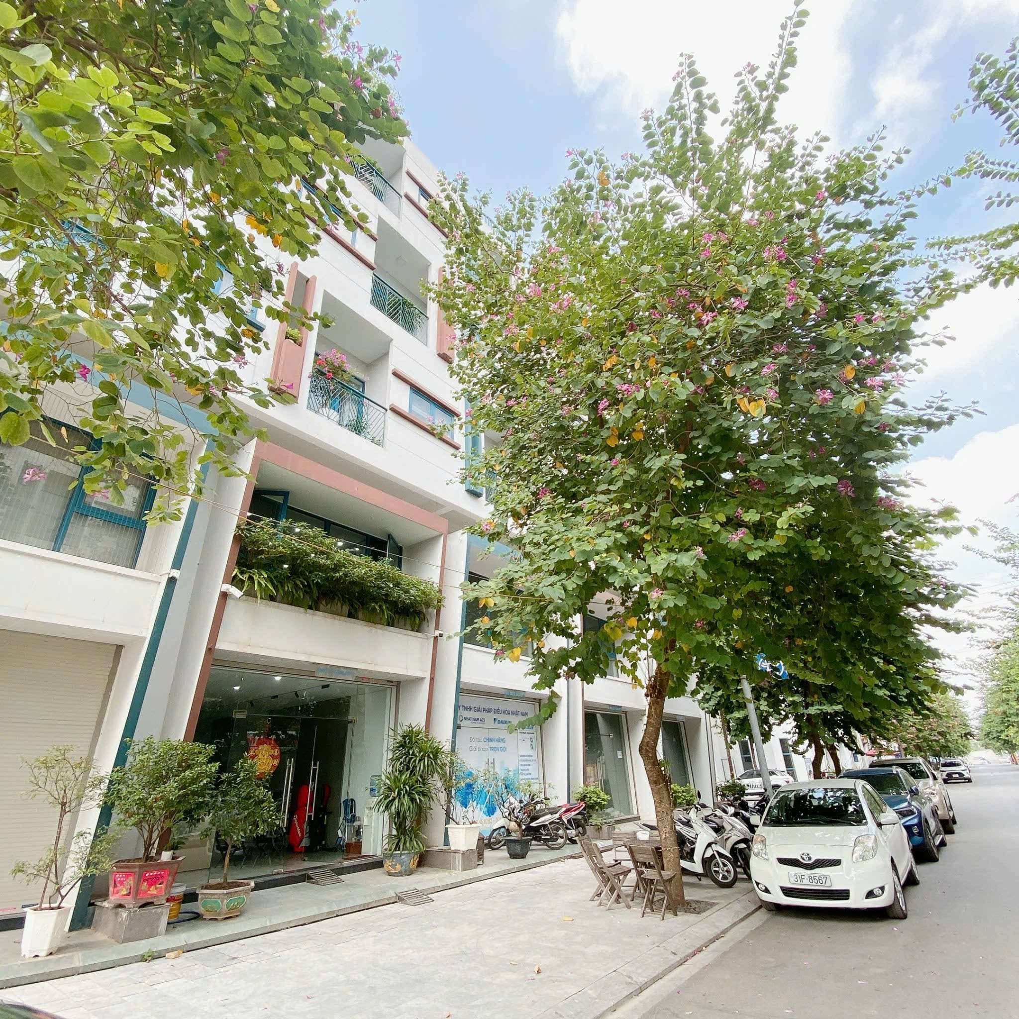 Nhà đất mặt phố Hà Đông, Hà Nội - 99m² giá 4, .5 tỷ