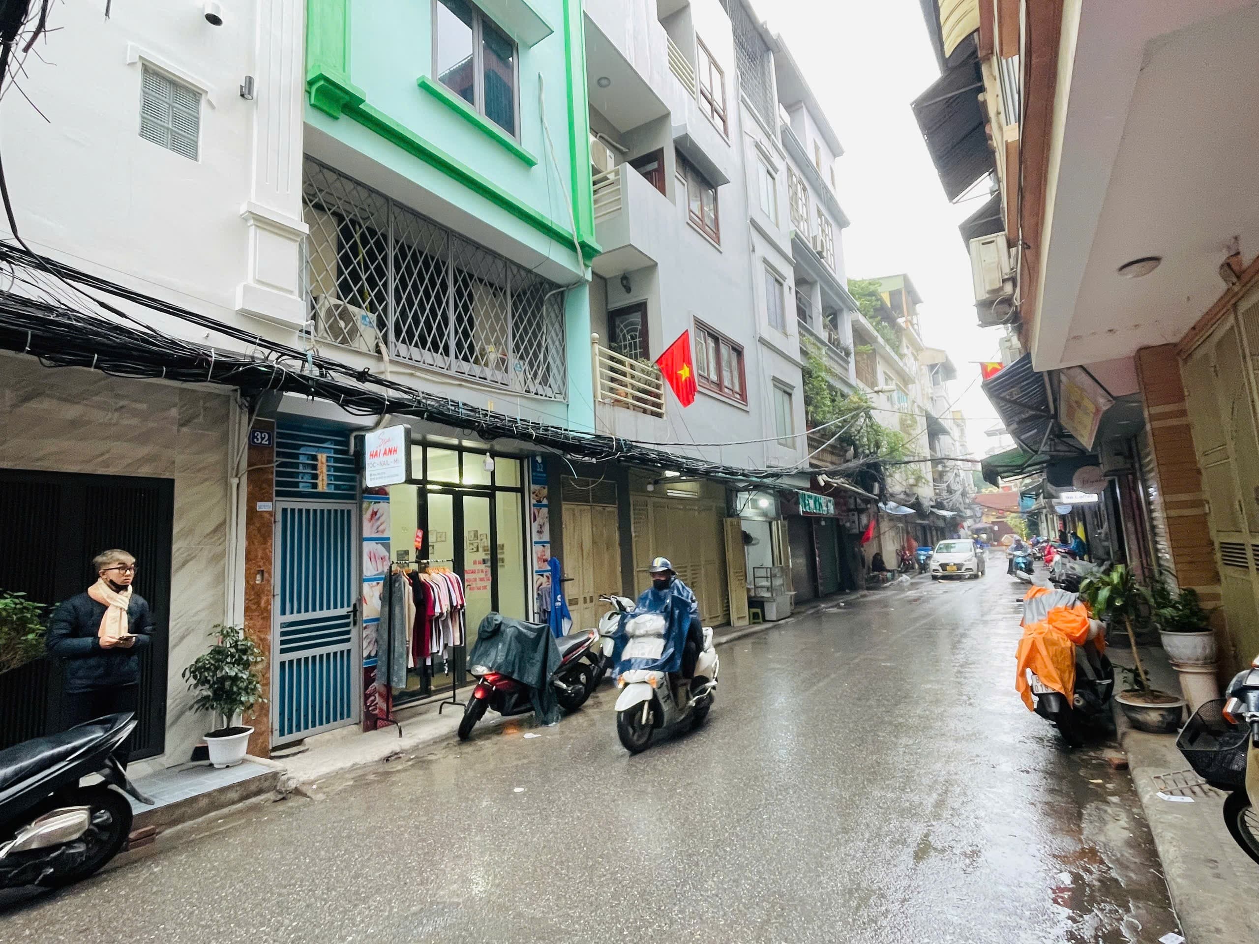 Nhà đất mặt phố, Tây Hồ, Hà Nội - 23m² giá 7.68 tỷ