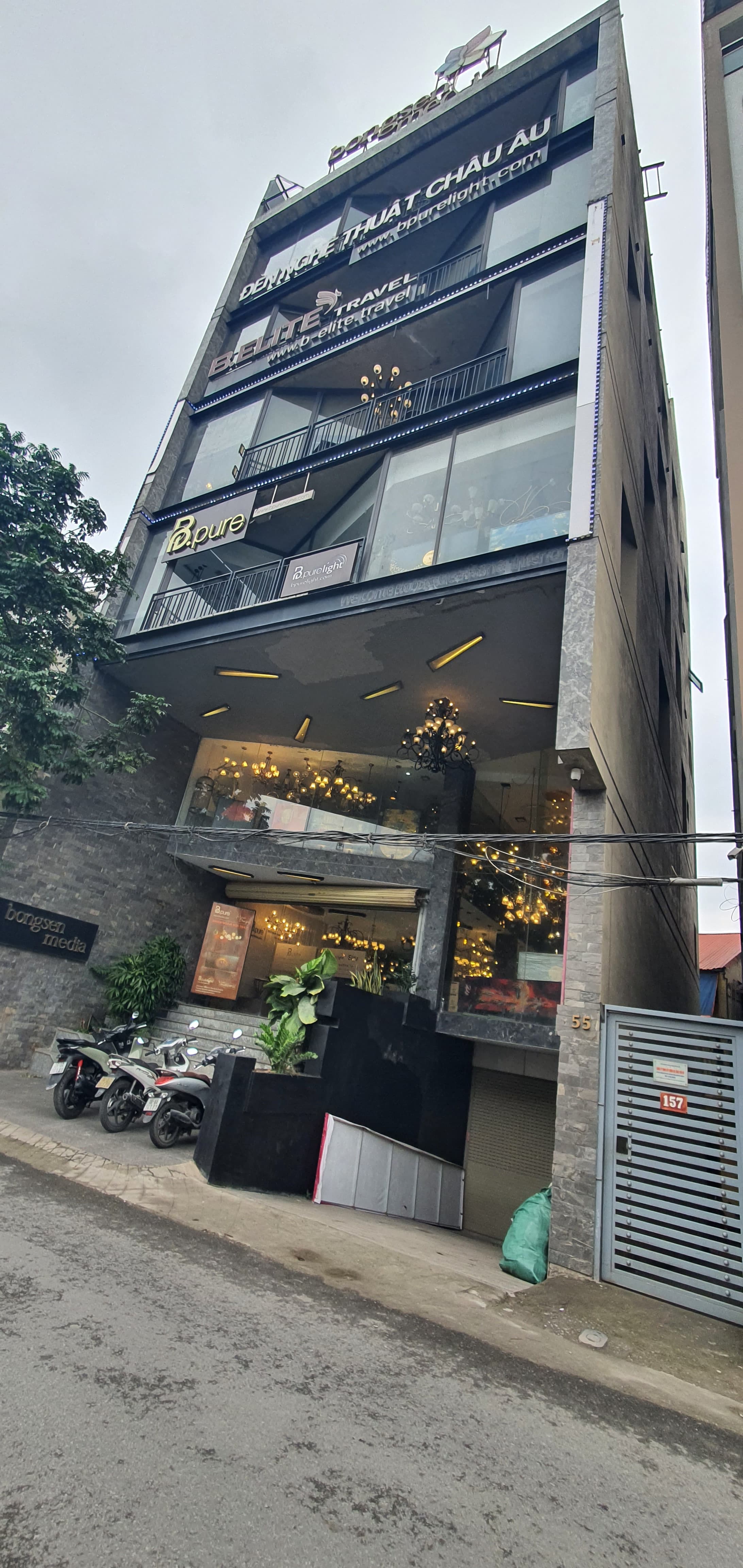 Nhà đất mặt phố, Tây Hồ, Hà Nội - 155m² giá 150 tỷ