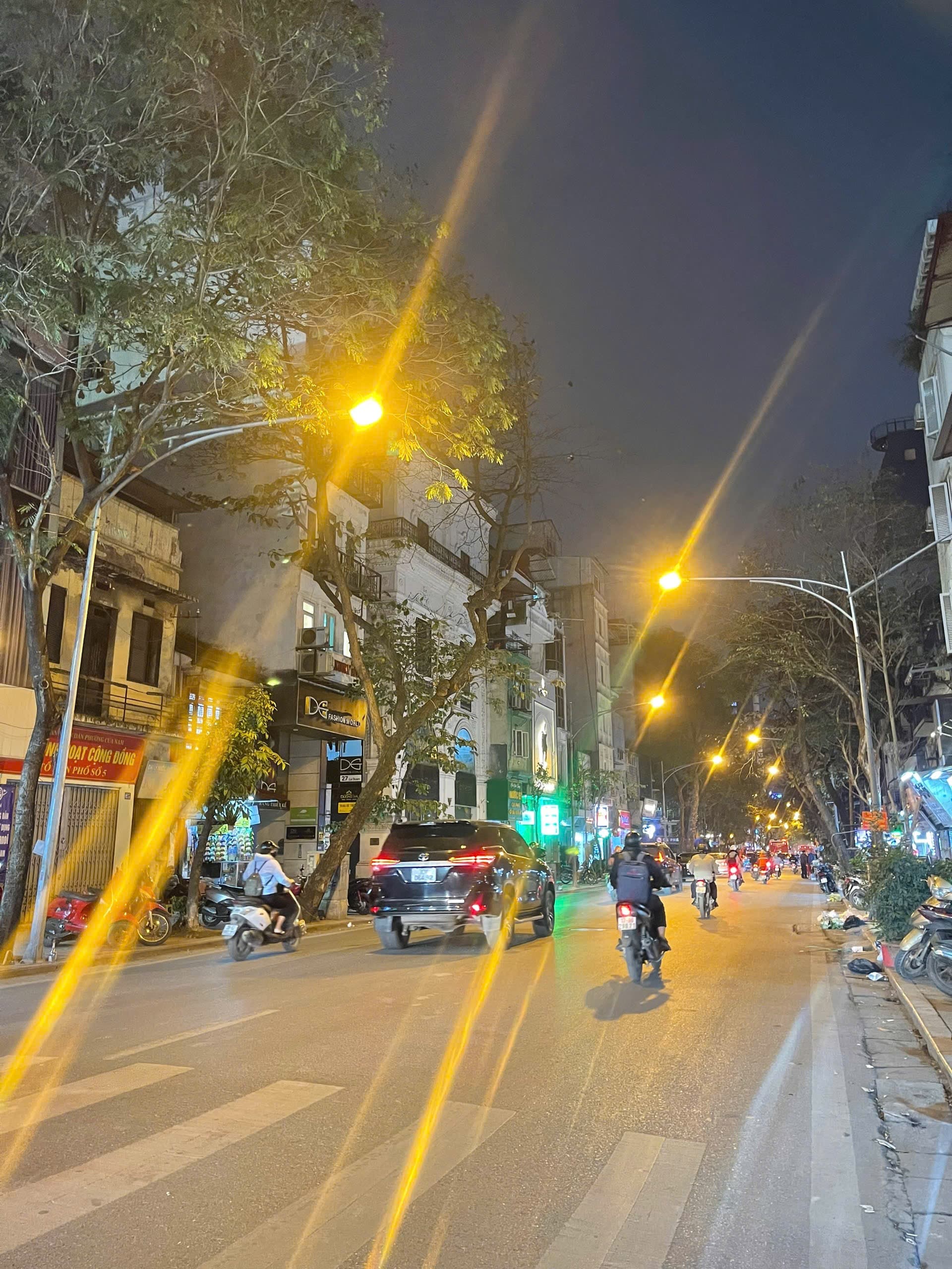 Nhà đất mặt phố, Hoàn Kiếm, Hà Nội - 44.7m² giá 30.9 tỷ