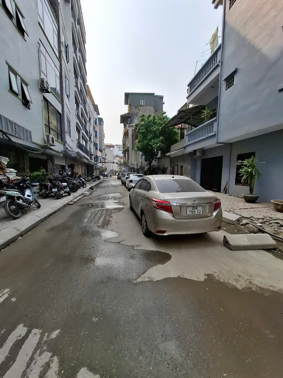 Nhà đất mặt phố, Tây Hồ, Hà Nội - 198m² giá 93 tỷ