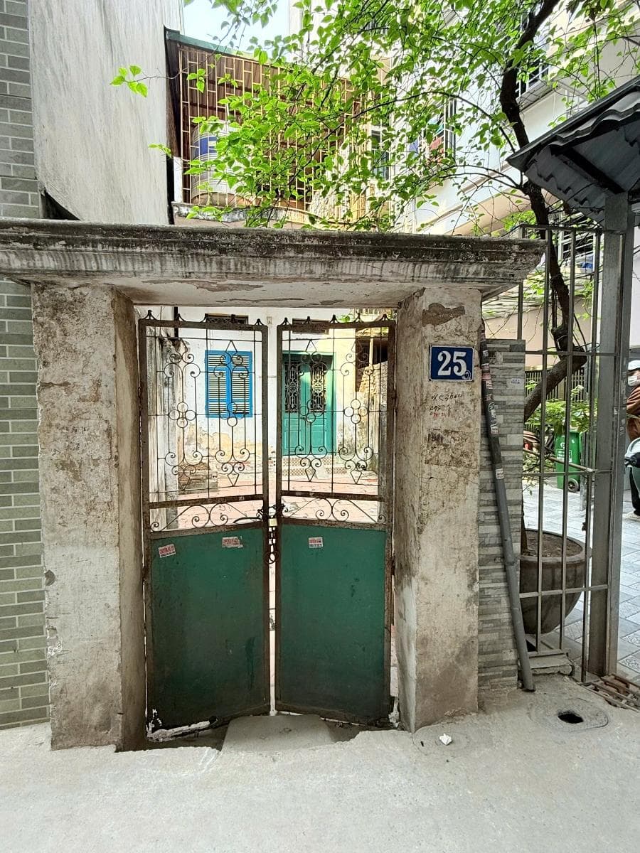 Nhà đất mặt phố, Cầu Giấy, Hà Nội - 63m² giá 11.9 tỷ