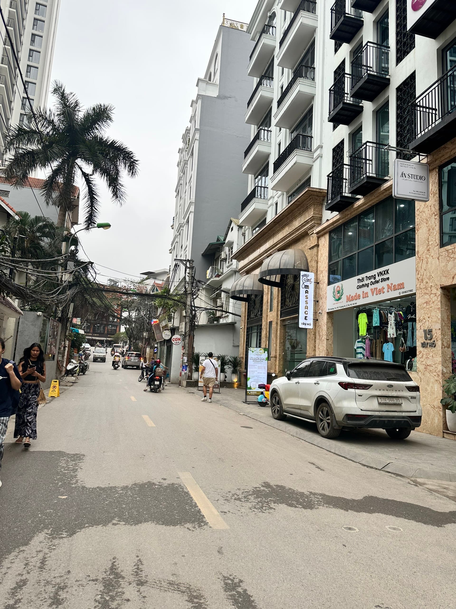 Nhà đất mặt phố, Tây Hồ, Hà Nội - 205.2m² giá 110 tỷ