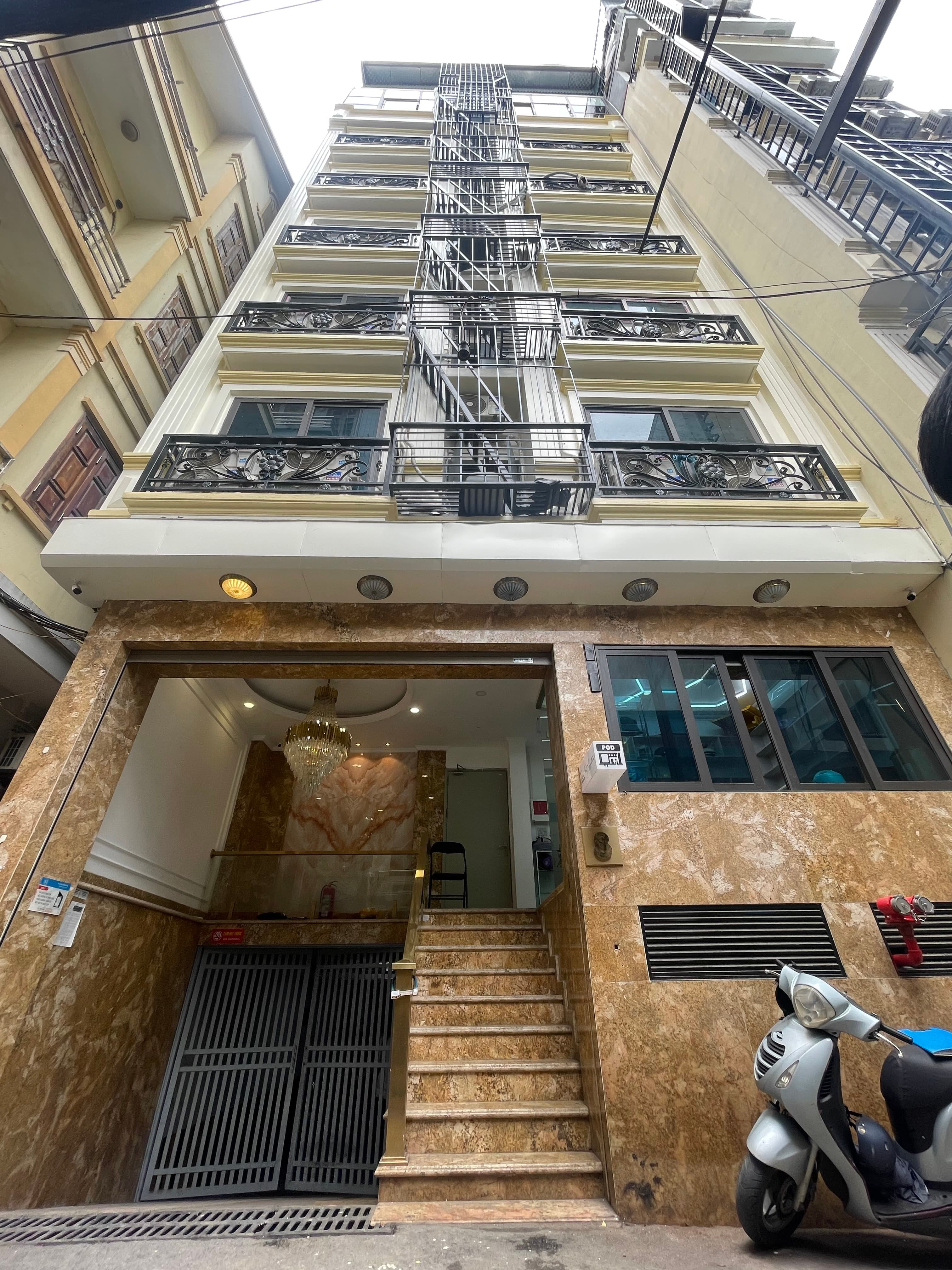 Nhà đất mặt phố, Cầu Giấy, Hà Nội - 176m² giá 71.999 tỷ