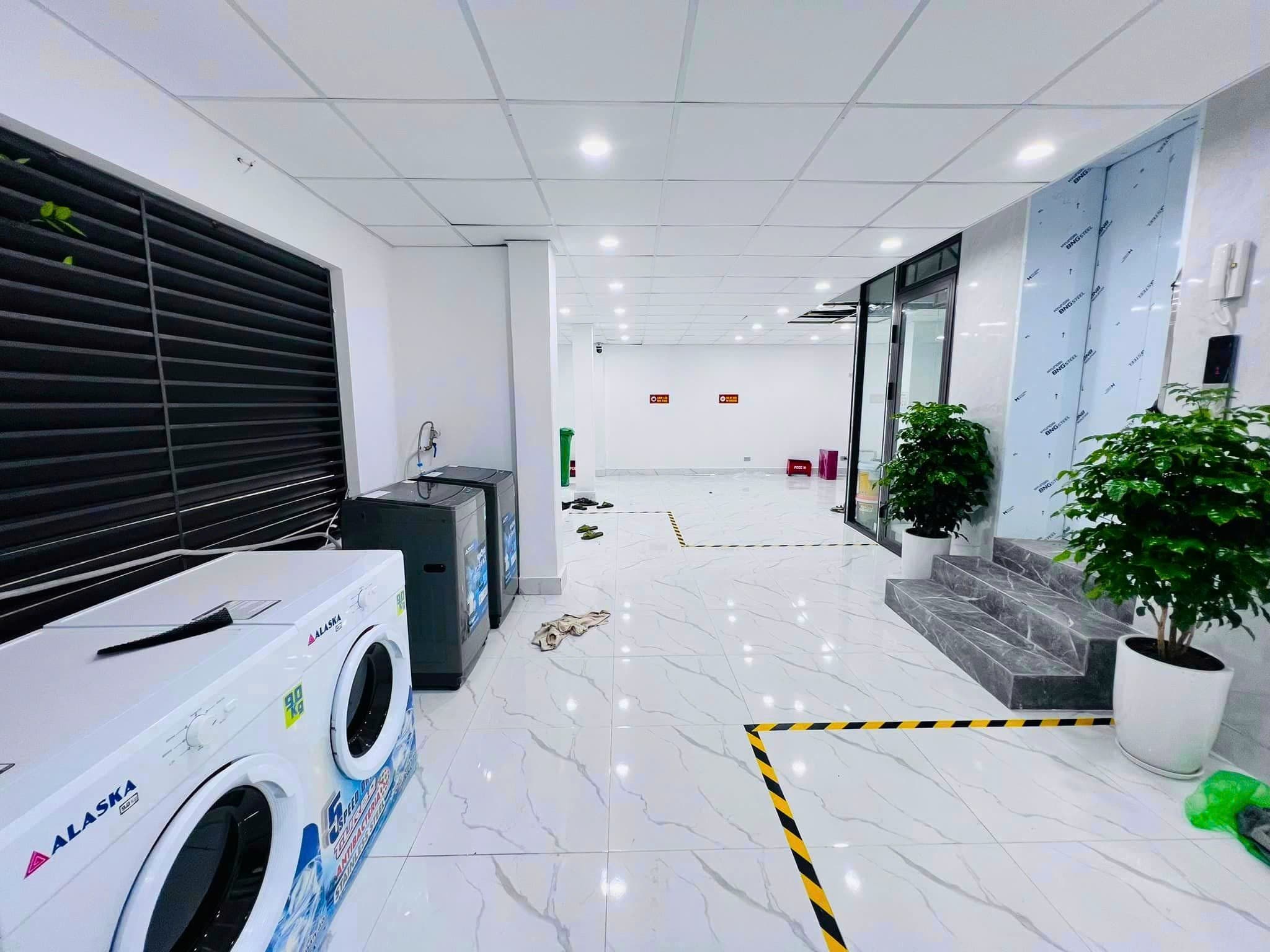 Nhà đất mặt phố, Cầu Giấy, Hà Nội - 77m² giá 22 tỷ