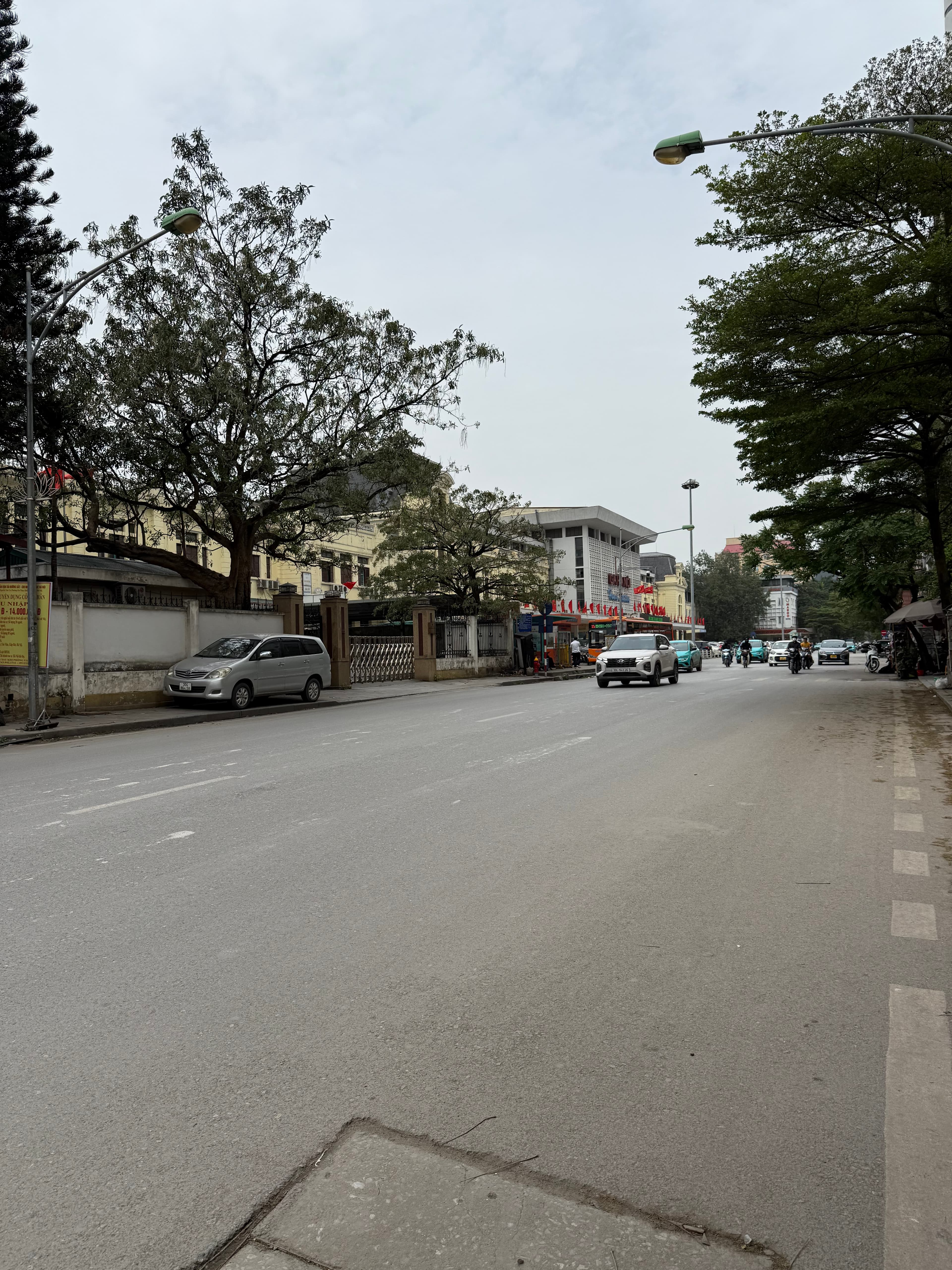 Nhà đất mặt phố, Hoàn Kiếm, Hà Nội - 220m² giá 76 tỷ