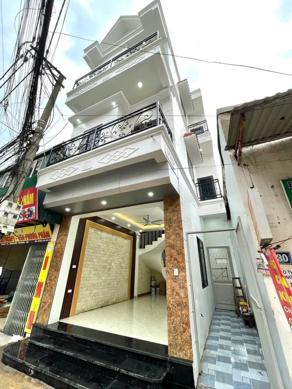 Nhà đất mặt phố, Hà Đông, Hà Nội - 61m² giá 13.7 tỷ