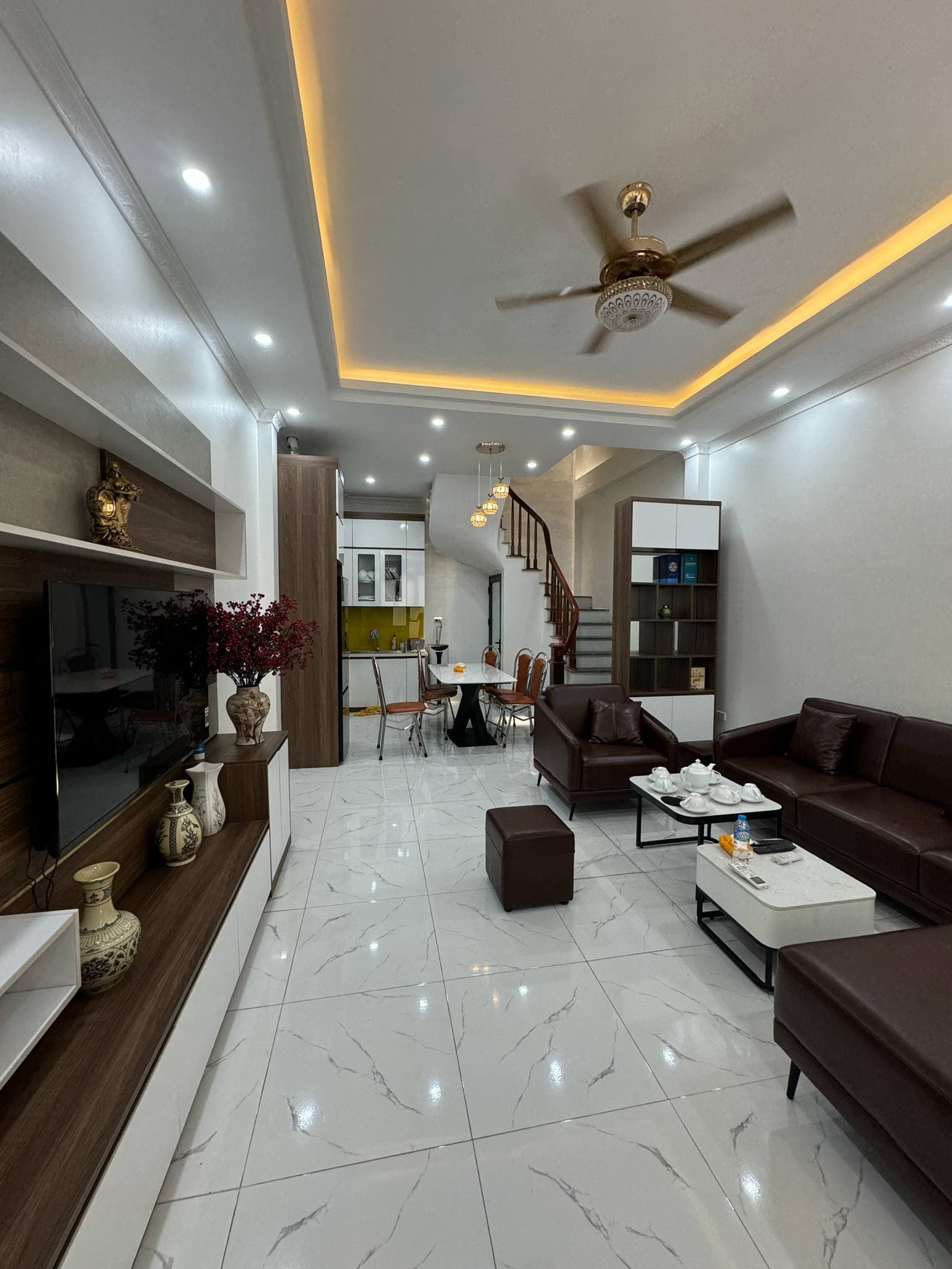 Nhà đất mặt phố, Hoàng Mai, Hà Nội - 40m² giá 11.8 tỷ