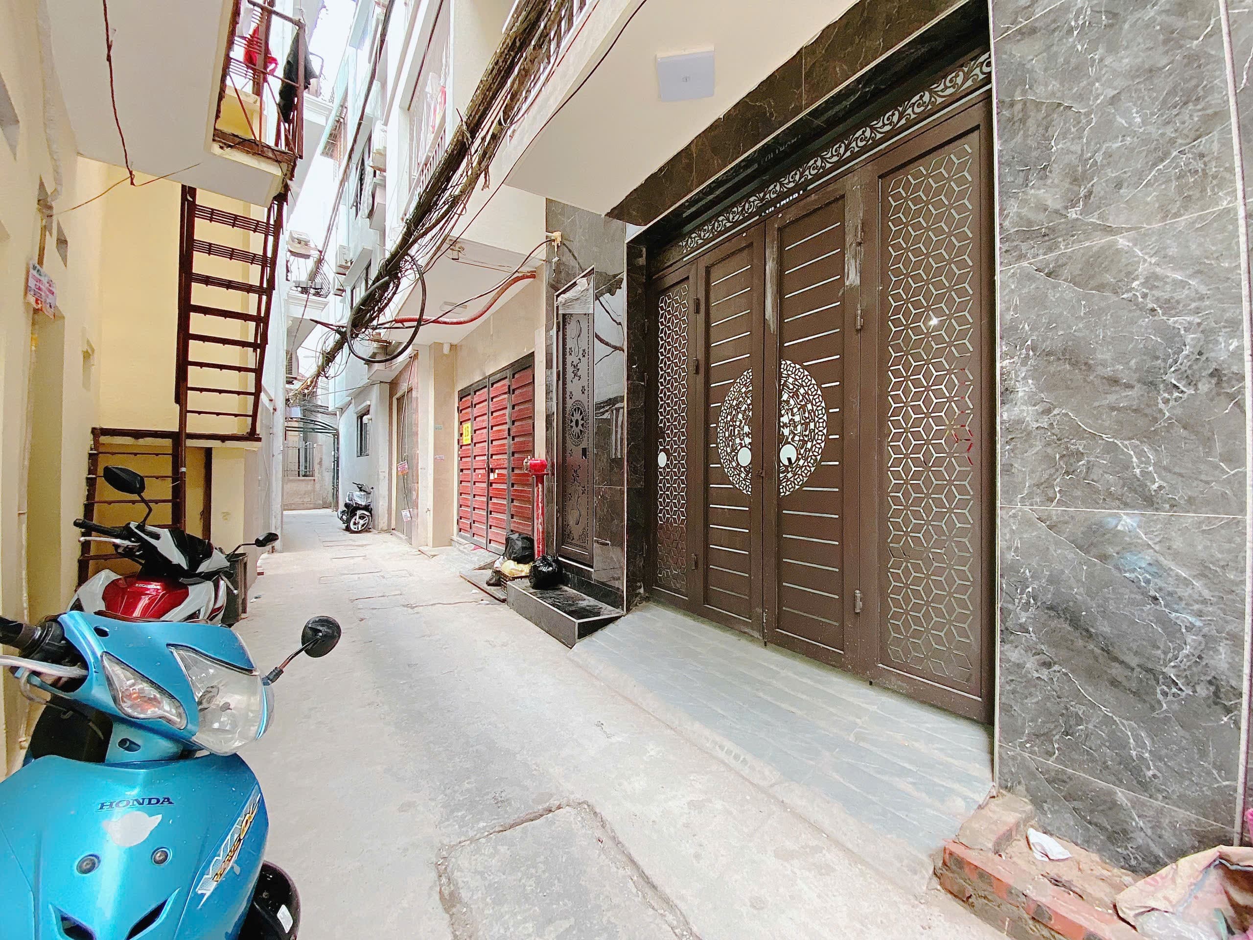 Nhà đất mặt phố, Thanh Trì, Hà Nội - 80m² giá 18.9 tỷ