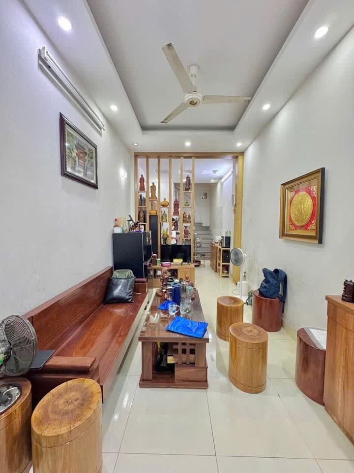 Nhà đất mặt phố, Cầu Giấy, Hà Nội - 40m² giá 8.8 tỷ