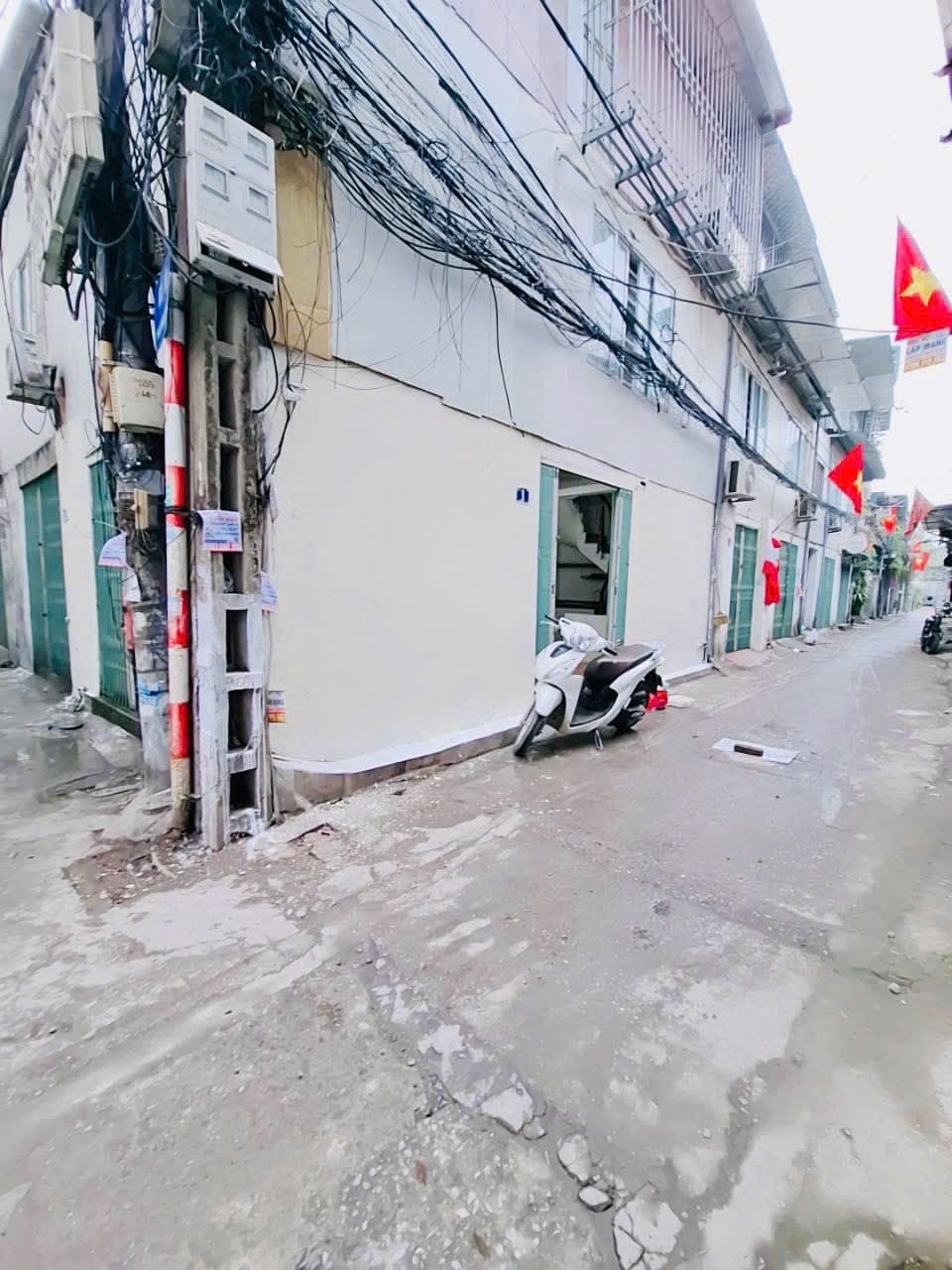 Nhà đất mặt phố, Hoàng Mai, Hà Nội - 32m² giá 2.85 tỷ