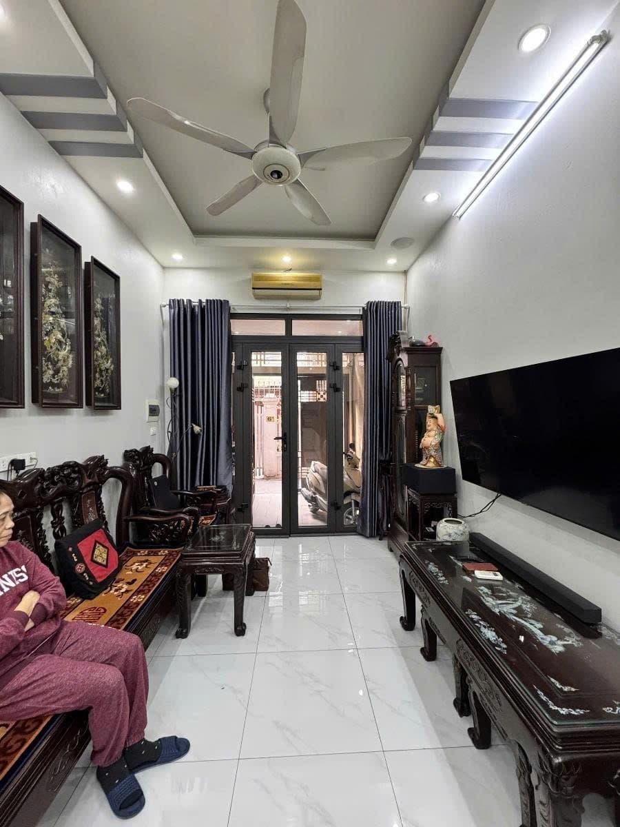 Nhà đất mặt phố, Tây Hồ, Hà Nội - 42m² giá 10.7 tỷ