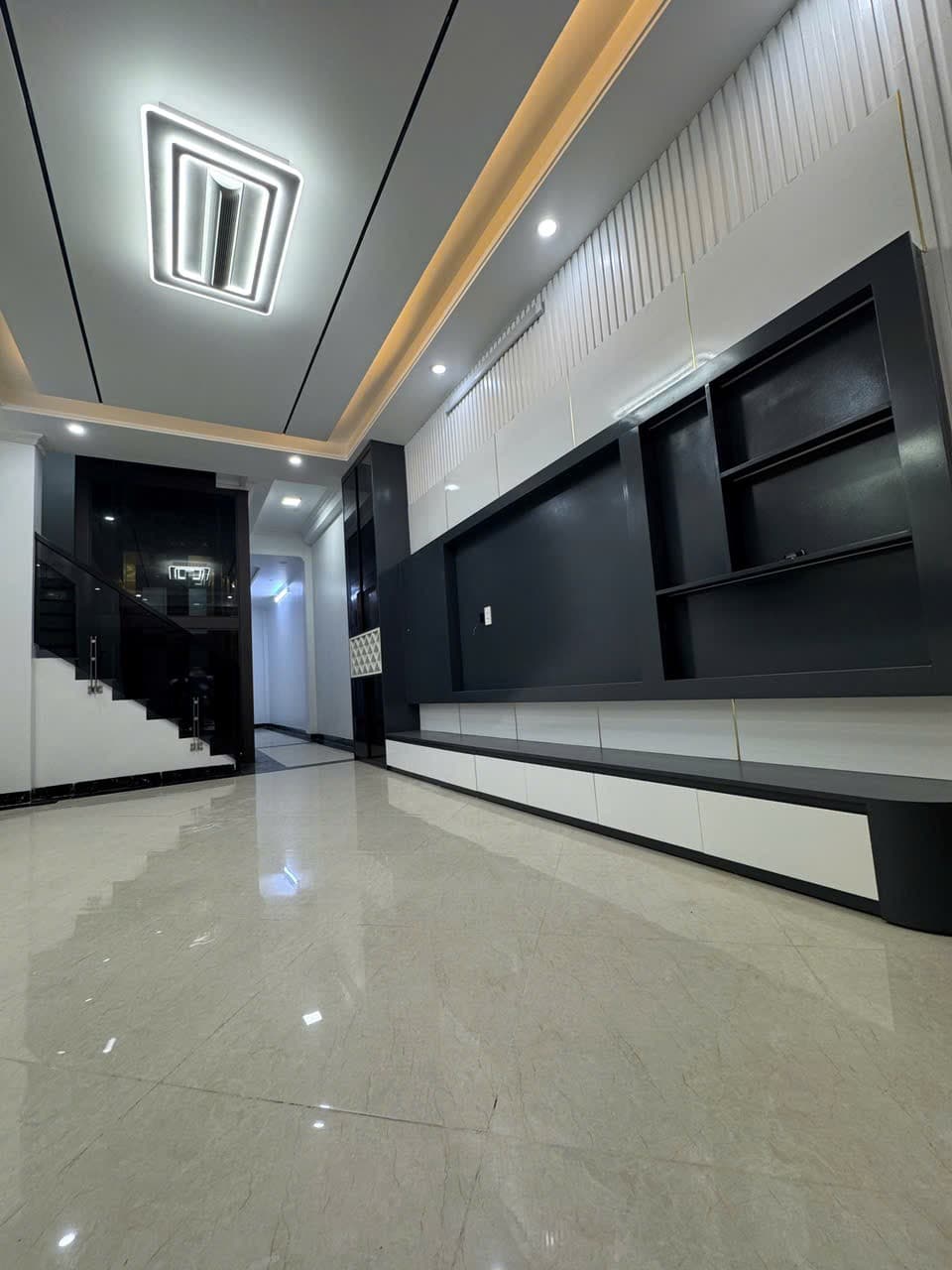 Nhà đất mặt phố, Tây Hồ, Hà Nội - 53m² giá 14.3 tỷ