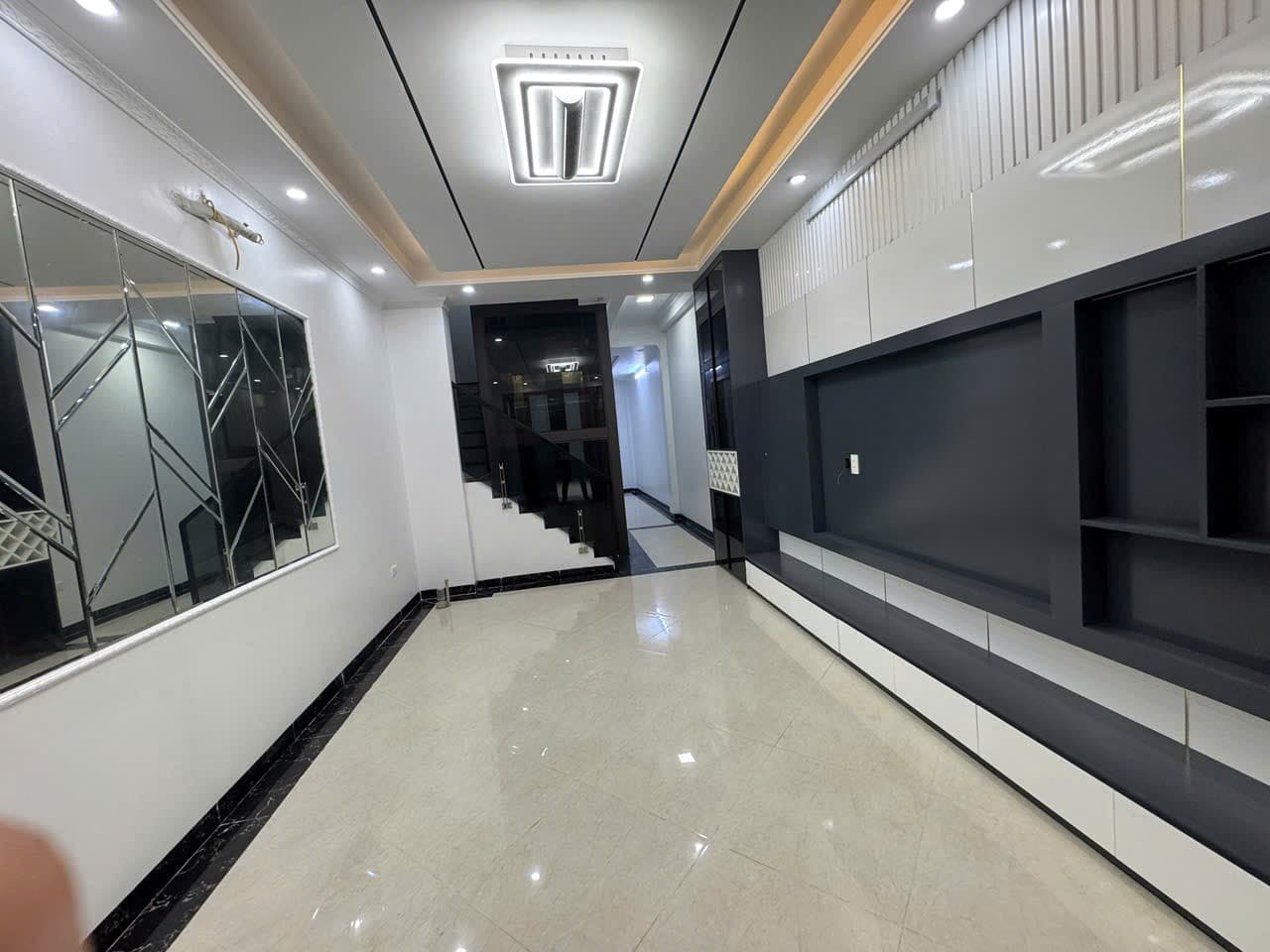 Nhà đất mặt phố, Tây Hồ, Hà Nội - 53m² giá 14.3 tỷ