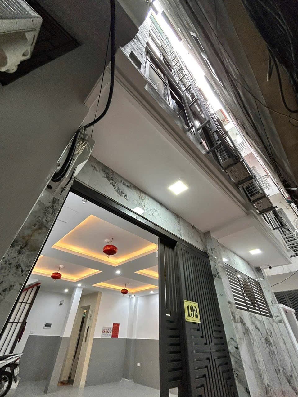 Nhà đất mặt phố, Đống Đa, Hà Nội - 48m² giá 15.3 tỷ