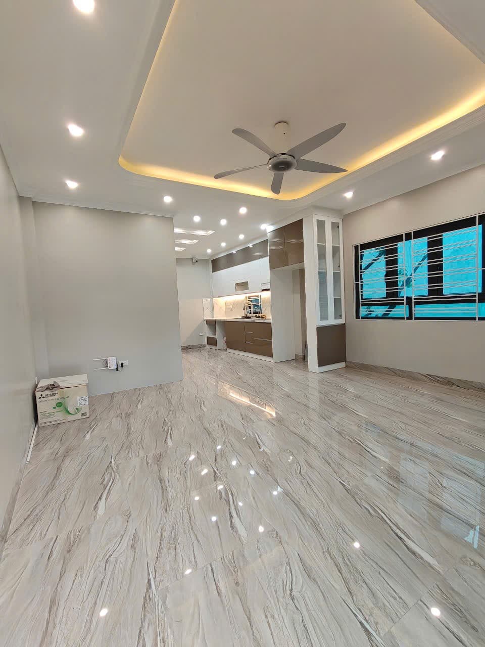 Nhà đất mặt phố, Long Biên, Hà Nội - 40m² giá 13.7 tỷ