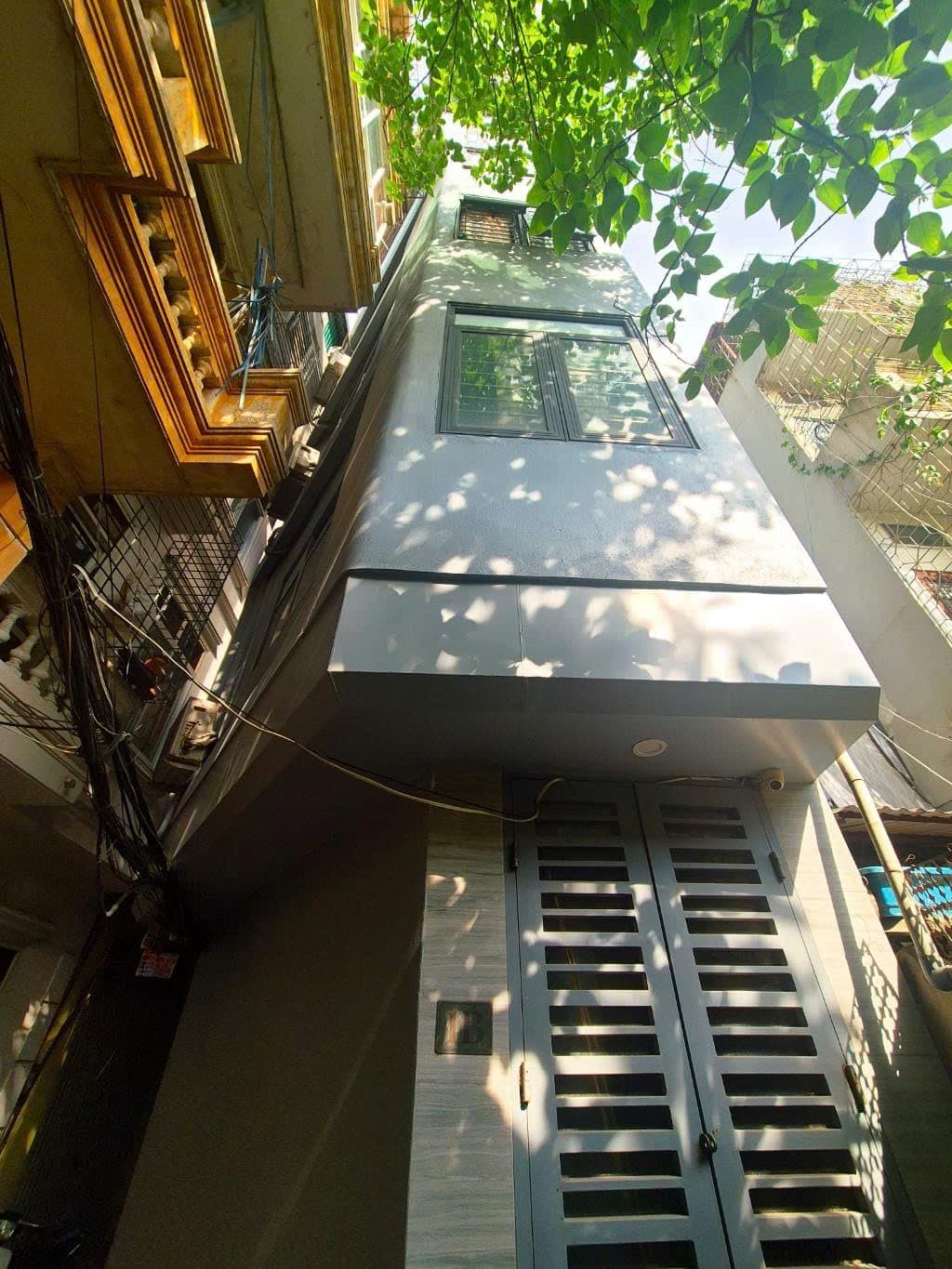 Nhà đất mặt phố, Đống Đa, Hà Nội - 30m² giá 19.3 tỷ