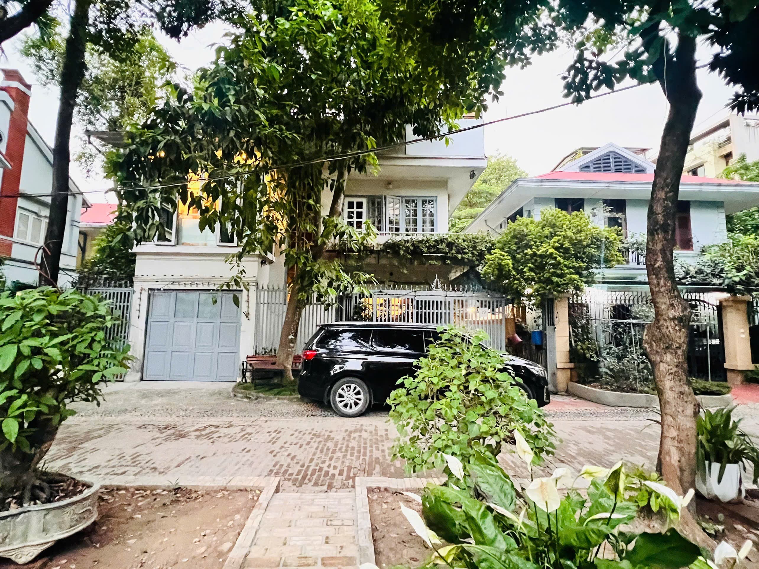 Nhà đất mặt phố, Tây Hồ, Hà Nội - 163m² giá 105 tỷ