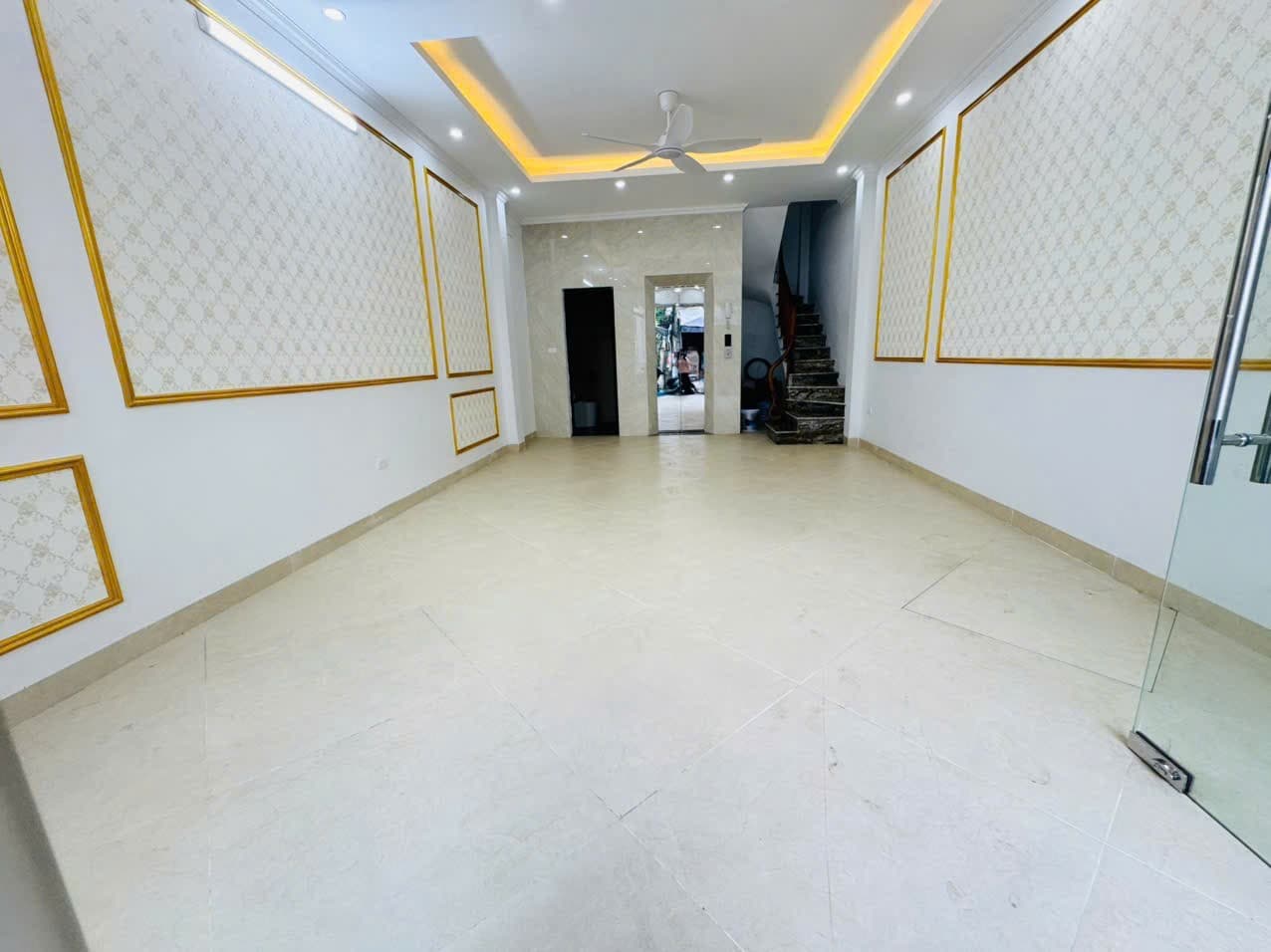 Nhà đất mặt phố, Nam Từ Liêm, Hà Nội - 45m² giá 13.4 tỷ