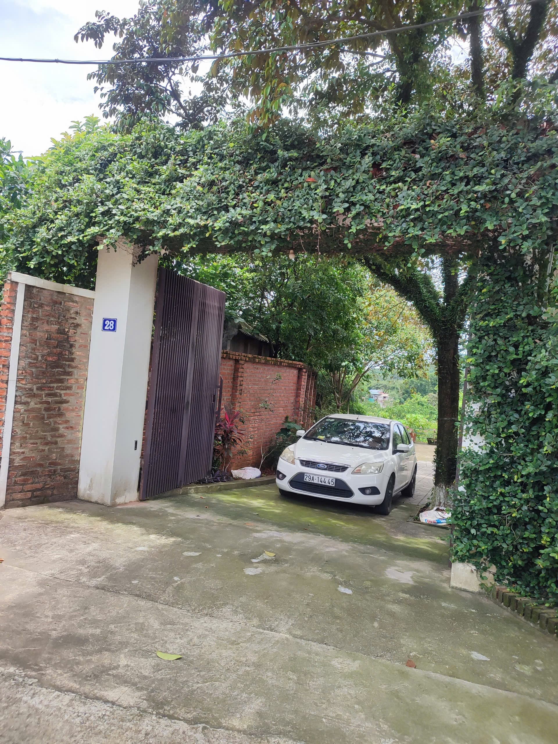 Nhà đất mặt phố Sơn Tây, Hà Nội - 1176m² giá 3, tỷ