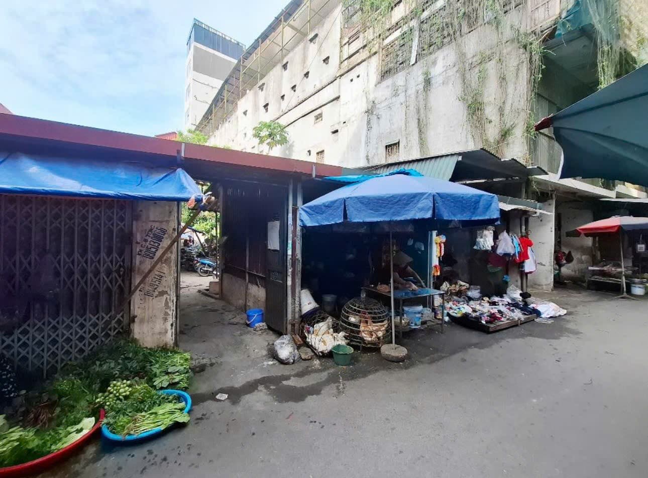 Nhà đất mặt phố, Cầu Giấy, Hà Nội - 176m² giá 52.8 tỷ