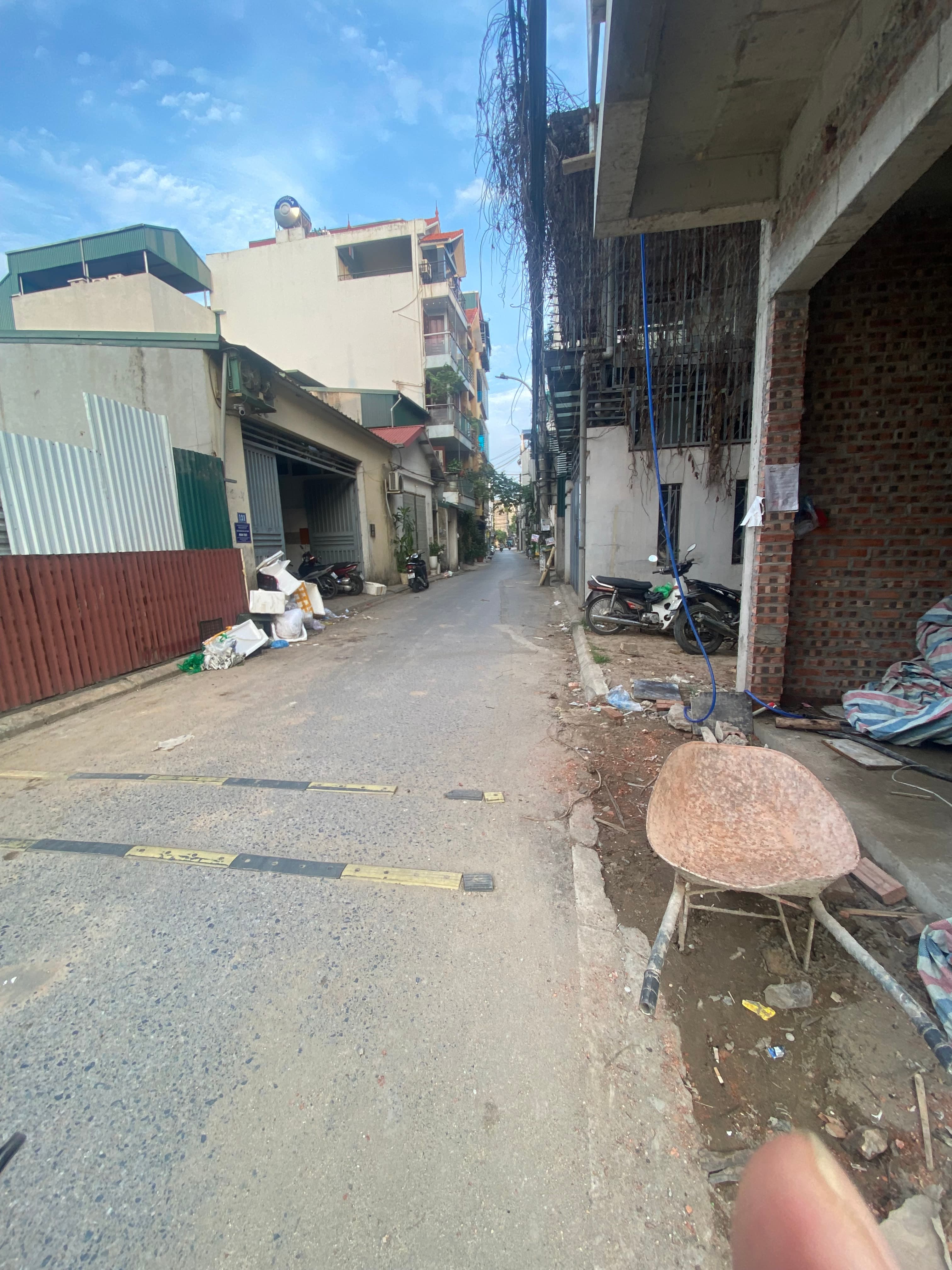 Nhà đất mặt phố, Long Biên, Hà Nội - 73.5m² giá 18.9 tỷ