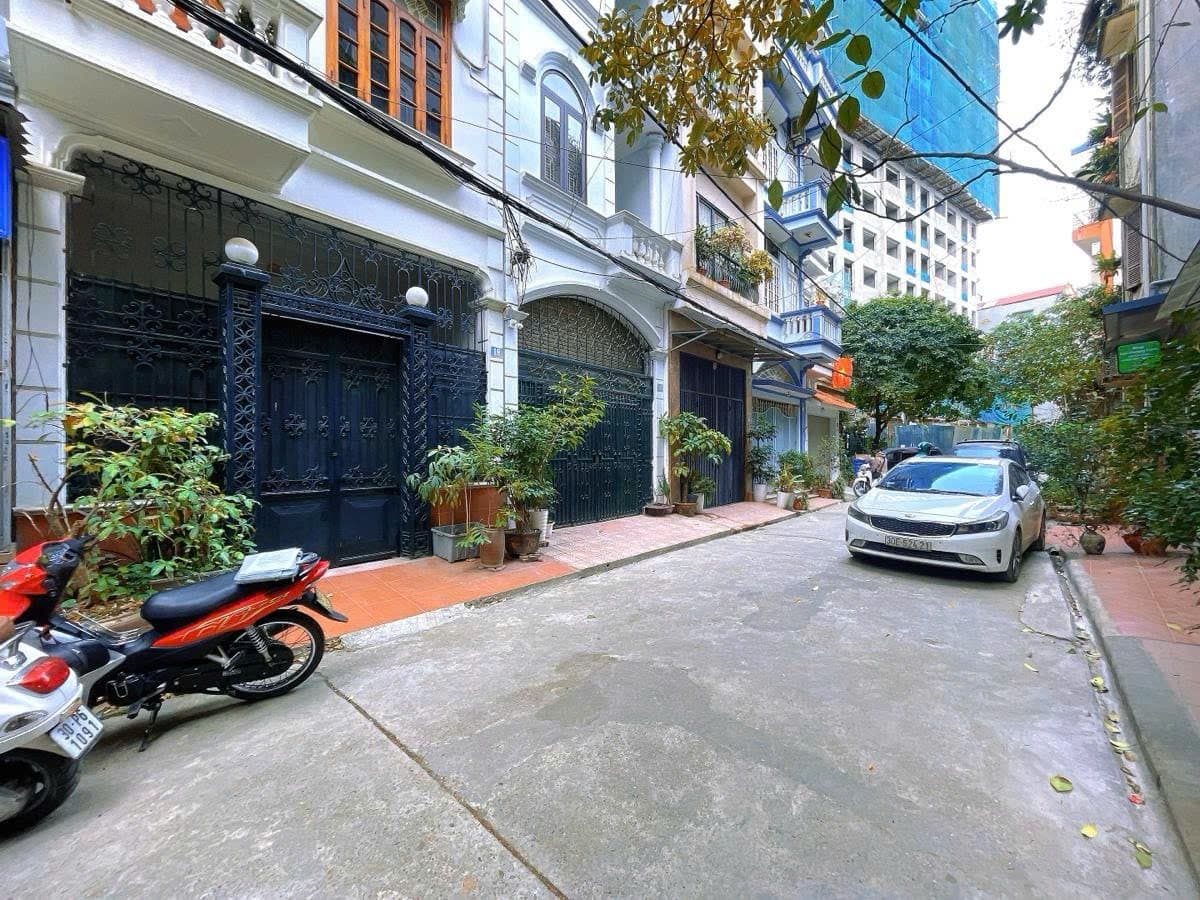Nhà đất mặt phố, Cầu Giấy, Hà Nội - 56m² giá 29.8 tỷ