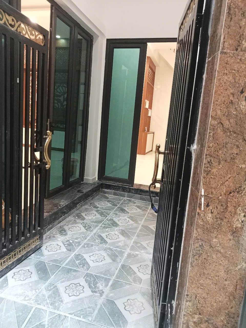 Nhà đất mặt phố, Long Biên, Hà Nội - 58.2m² giá 8.2 tỷ