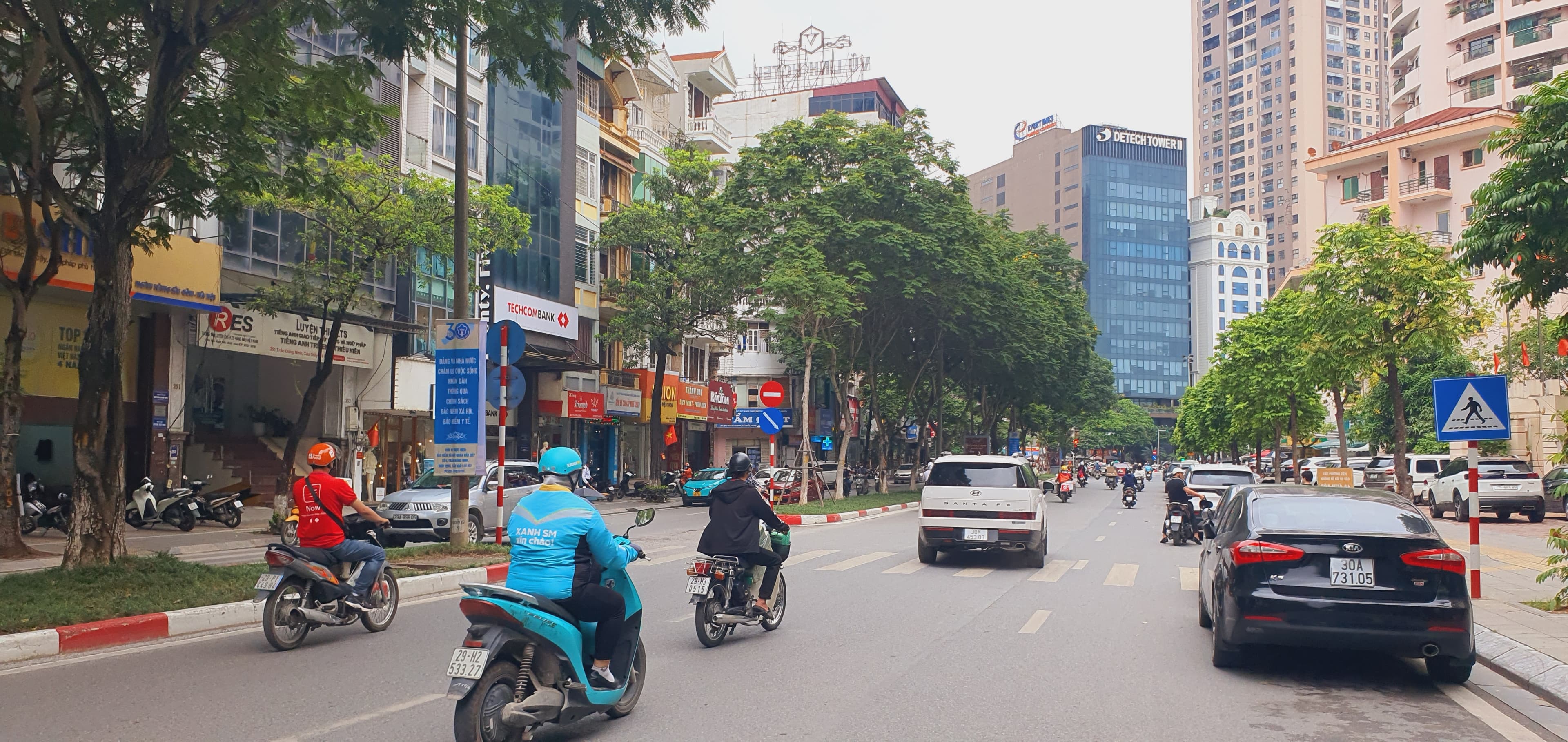 Nhà đất mặt phố, Cầu Giấy, Hà Nội - 100m² giá 96 tỷ