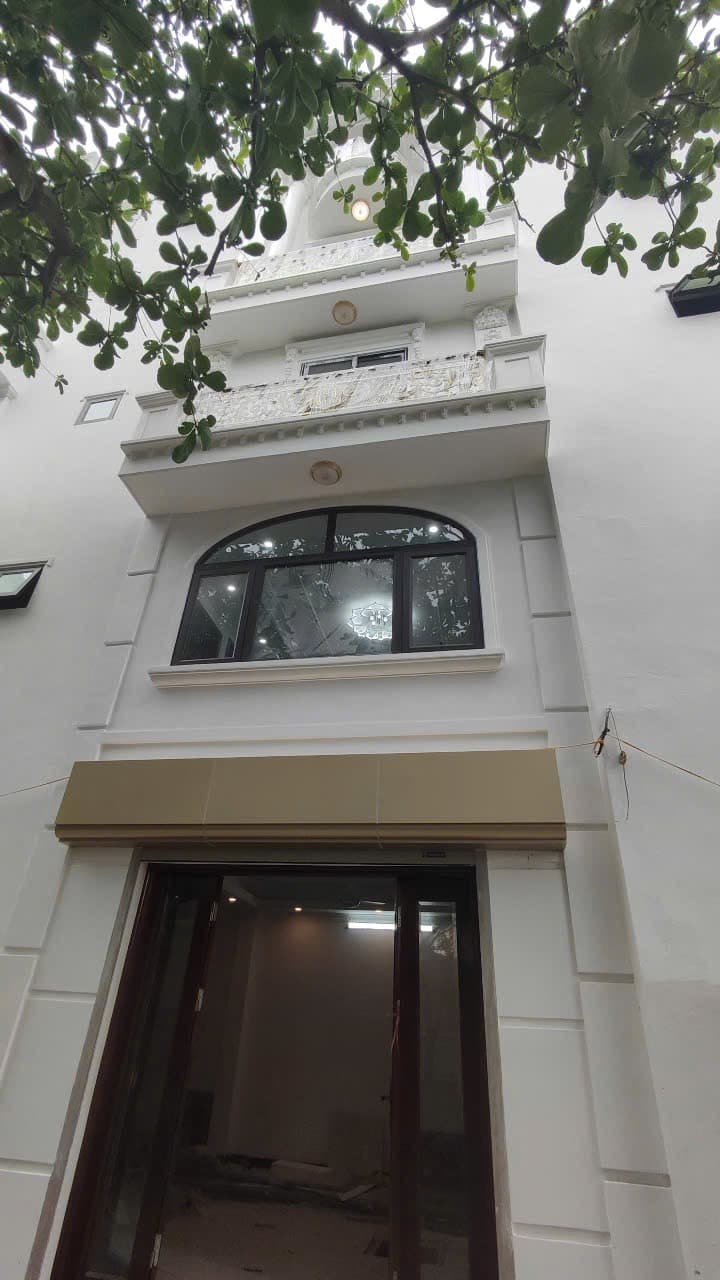 Nhà đất mặt phố, Long Biên, Hà Nội - 35m² giá 10.1 tỷ