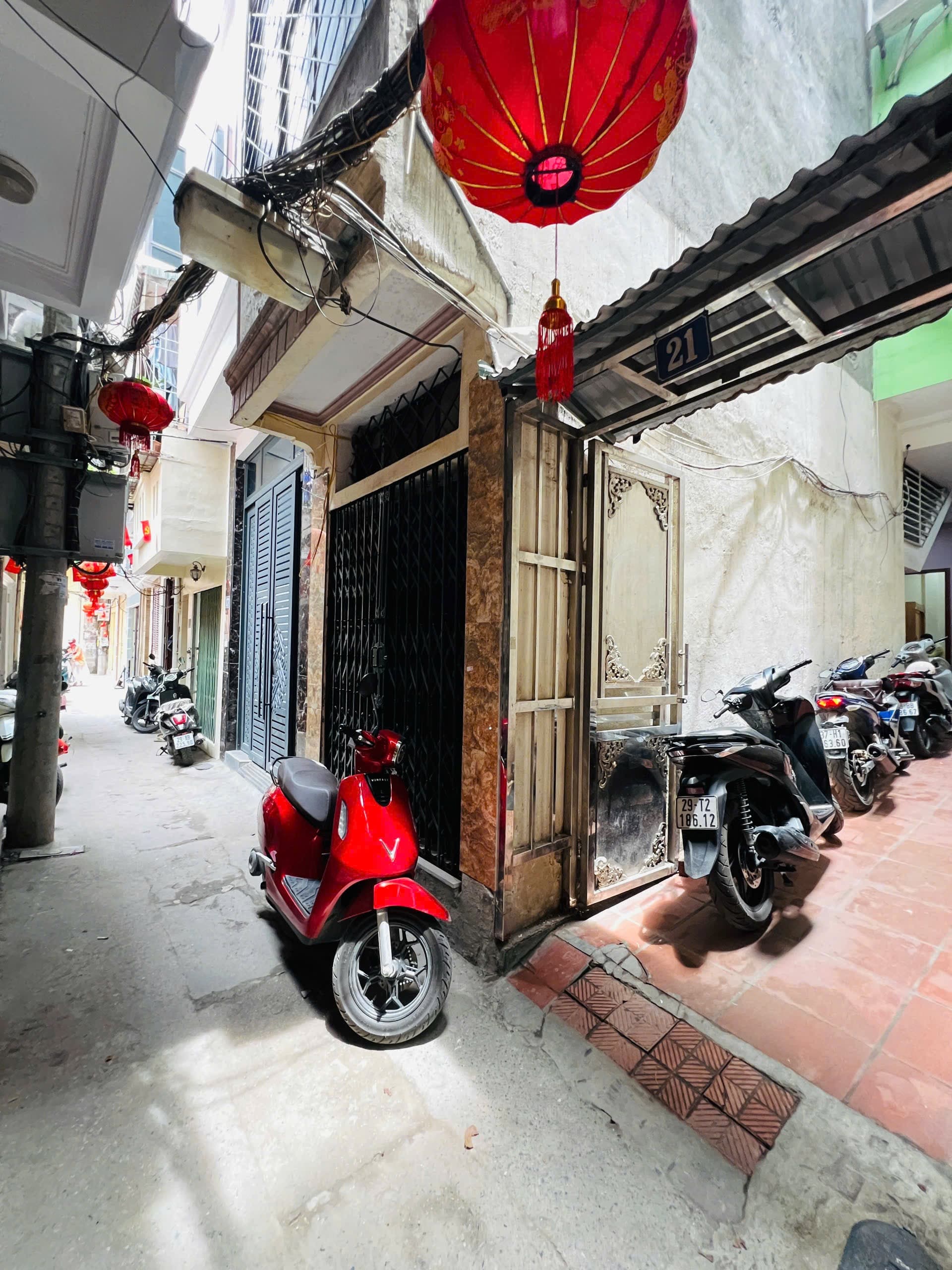 Nhà đất mặt phố, Đống Đa, Hà Nội - 73m² giá 15.5 tỷ