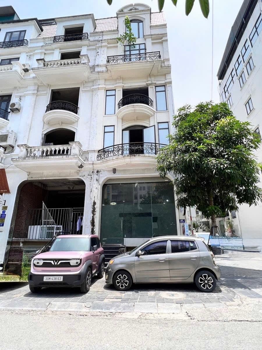Nhà đất mặt phố Cầu Giấy, Hà Nội - 99m² giá 66 tỷ