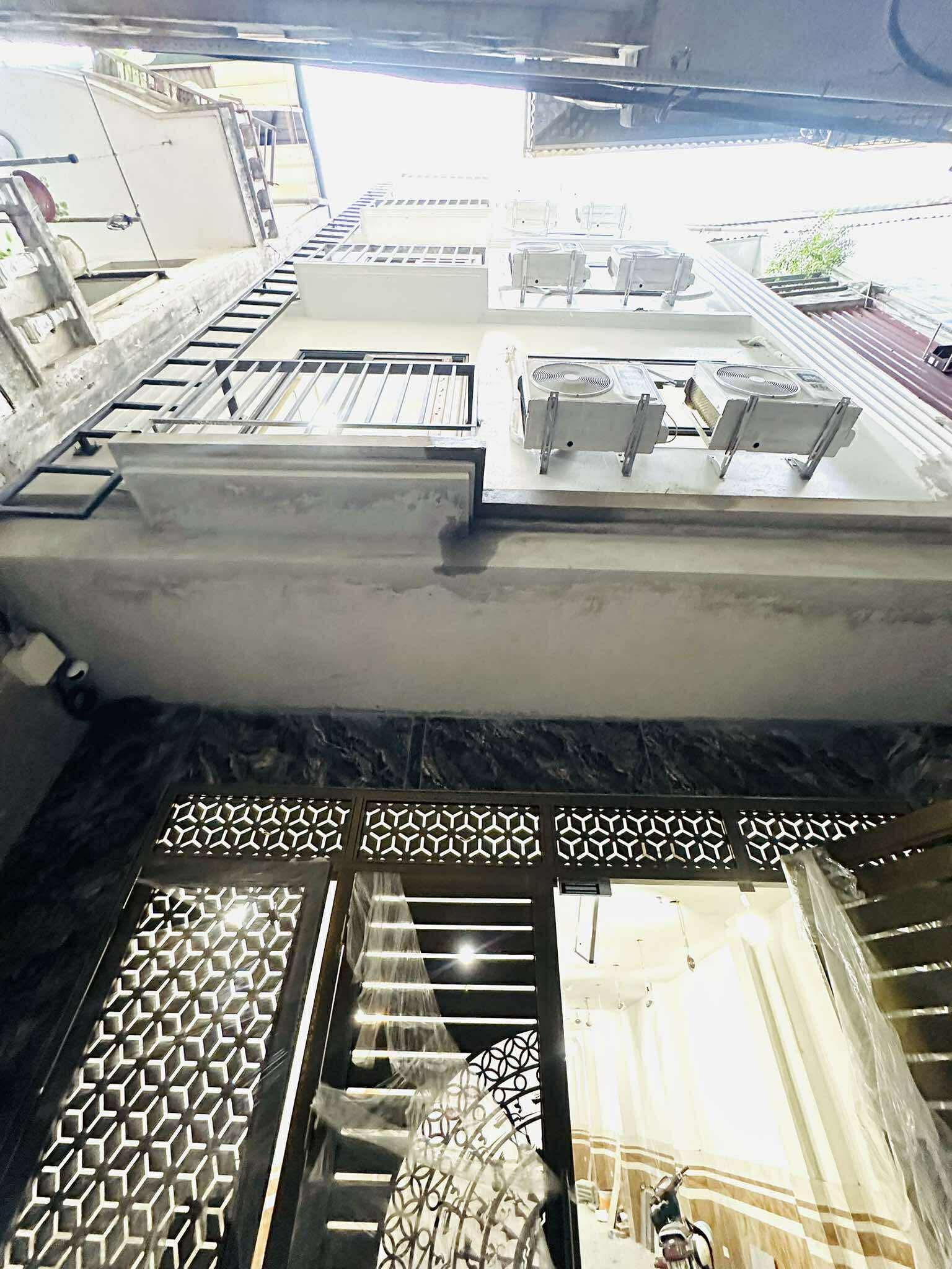 Nhà đất mặt phố, Đống Đa, Hà Nội - 95m² giá 28 tỷ